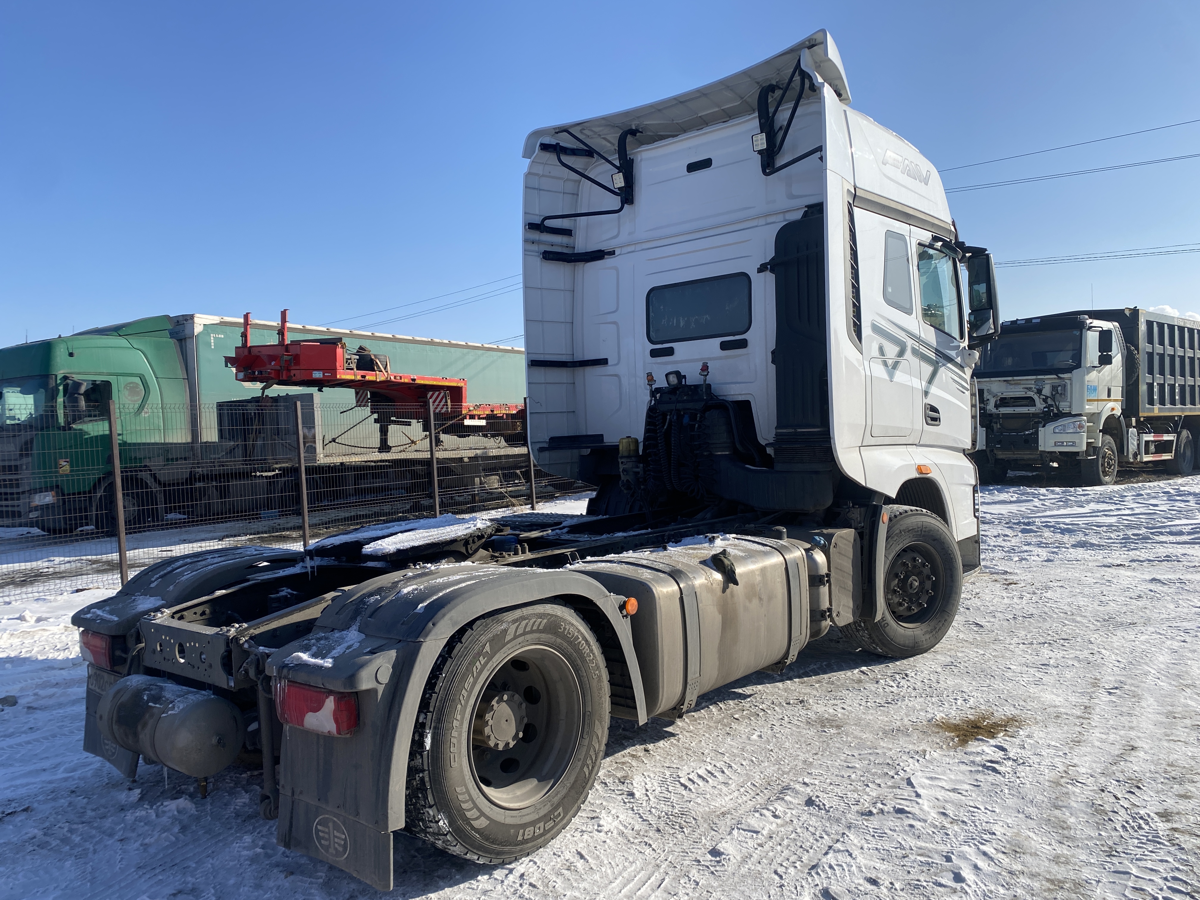 FAW J7 4x2 Седельный тягач 2023 г. - фото 6