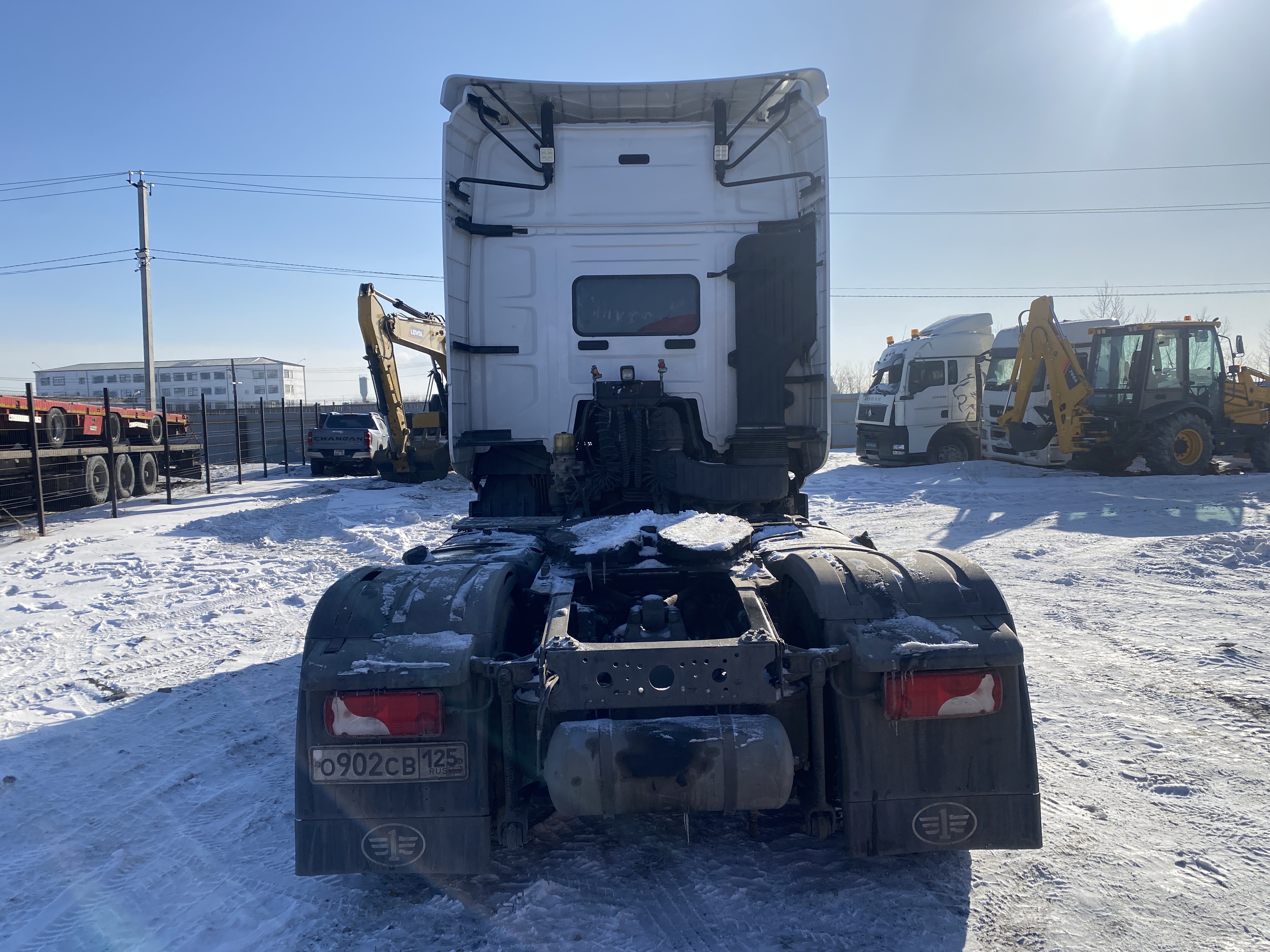 FAW J7 4x2 Седельный тягач 2023 г. - фото 8