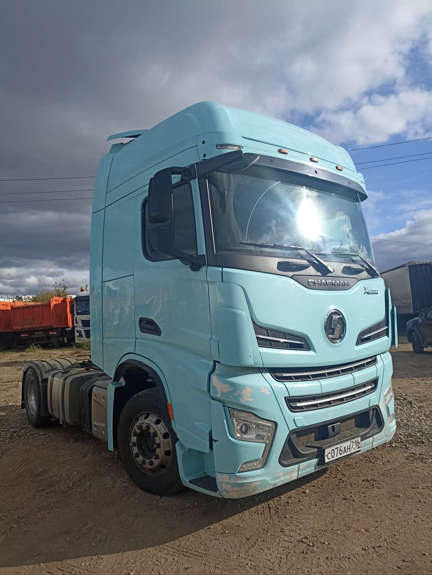 Shacman (Shaanxi) SX* 4x2 Седельный тягач 2023 г. - фото 3