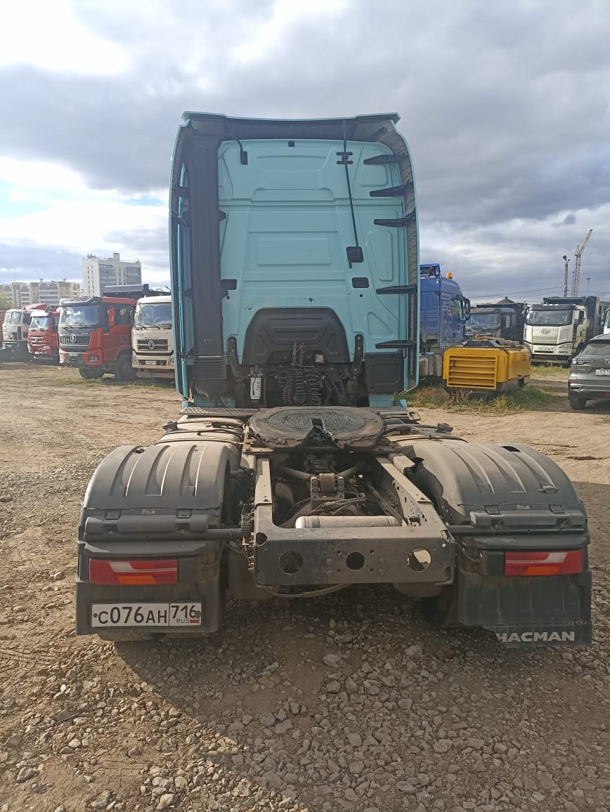 Shacman (Shaanxi) SX* 4x2 Седельный тягач 2023 г. - фото 8