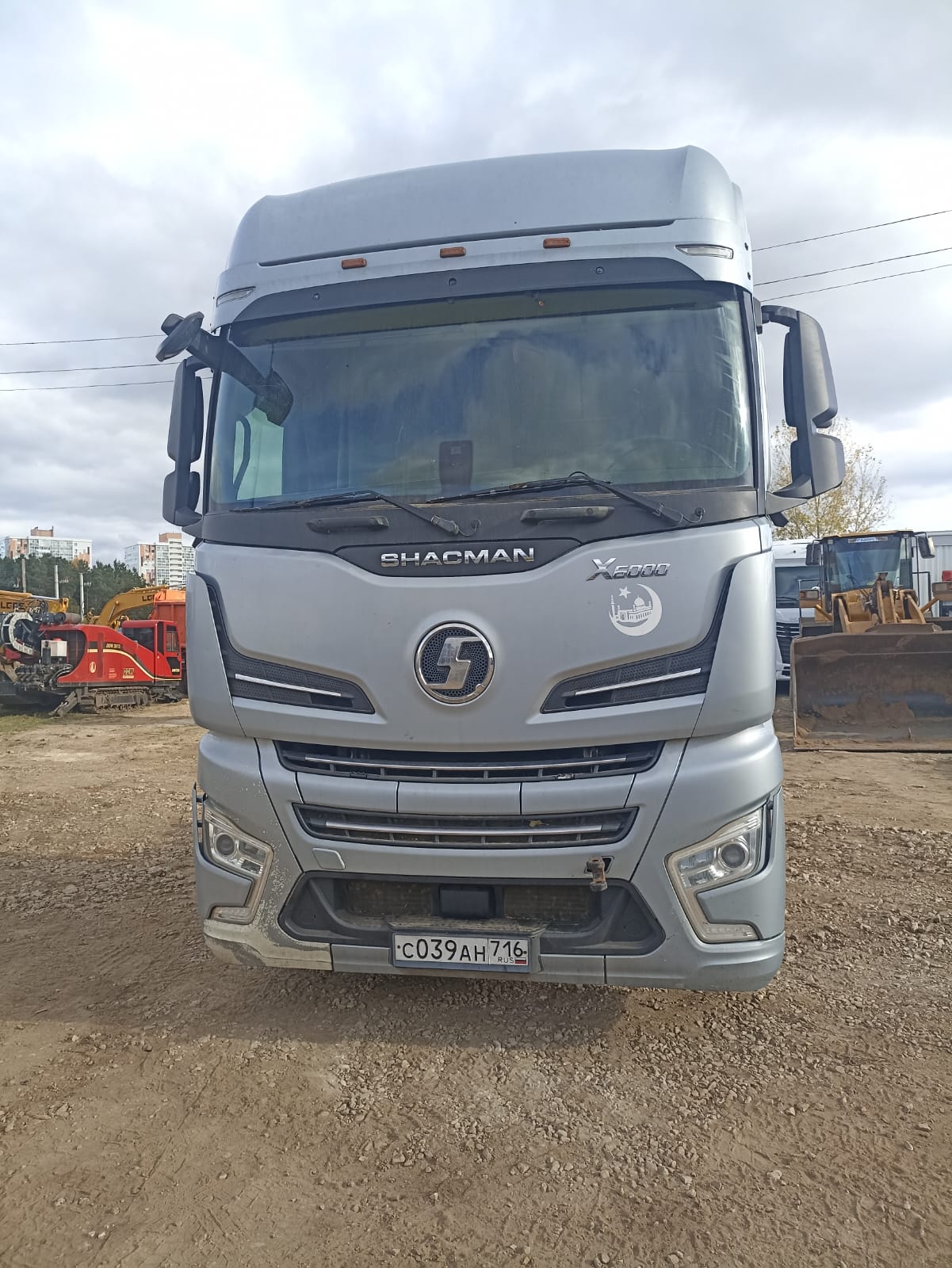 Shacman (Shaanxi) SX* 4x2 Седельный тягач 2023 г.