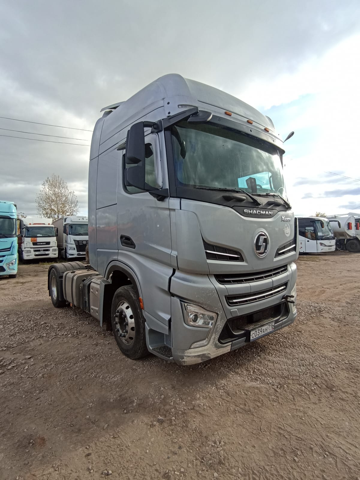 Shacman (Shaanxi) SX* 4x2 Седельный тягач 2023 г. - фото 3
