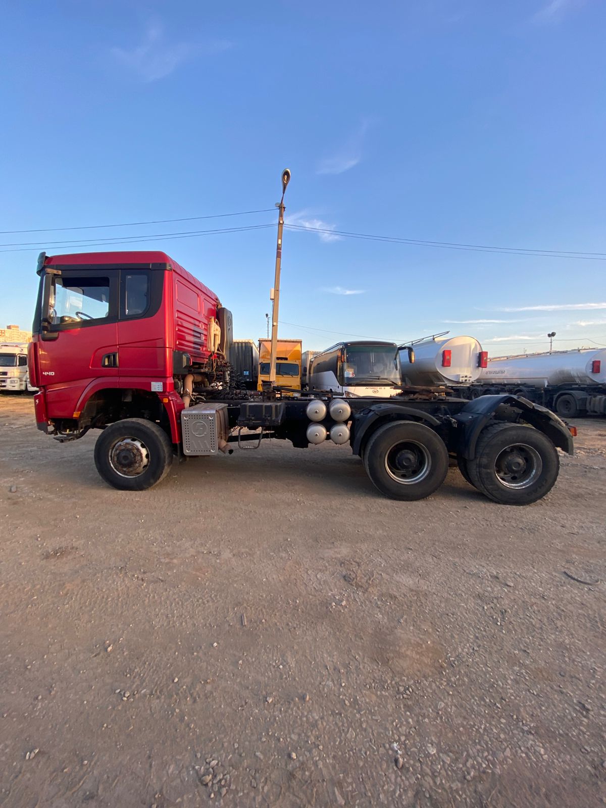 Shacman (Shaanxi) SX* 6x6 Седельный тягач 2022 г. - фото 5