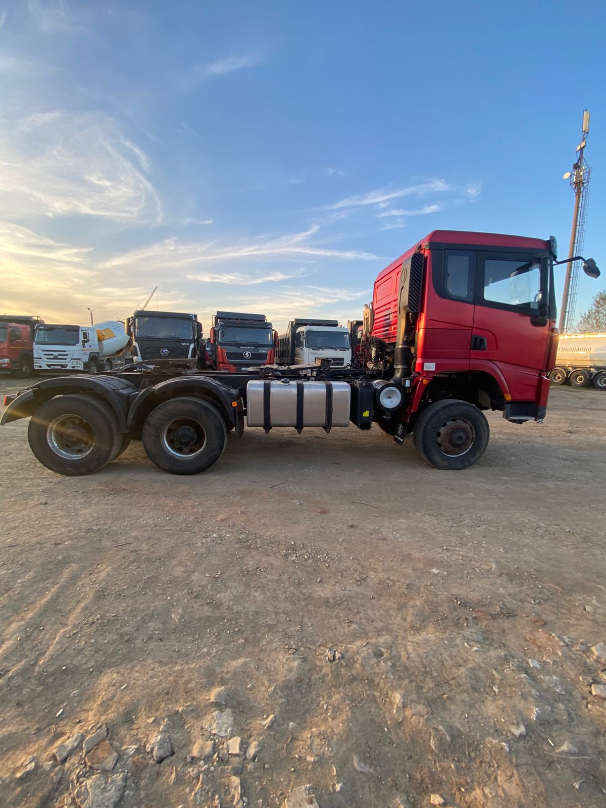 Shacman (Shaanxi) SX* 6x6 Седельный тягач 2022 г. - фото 6