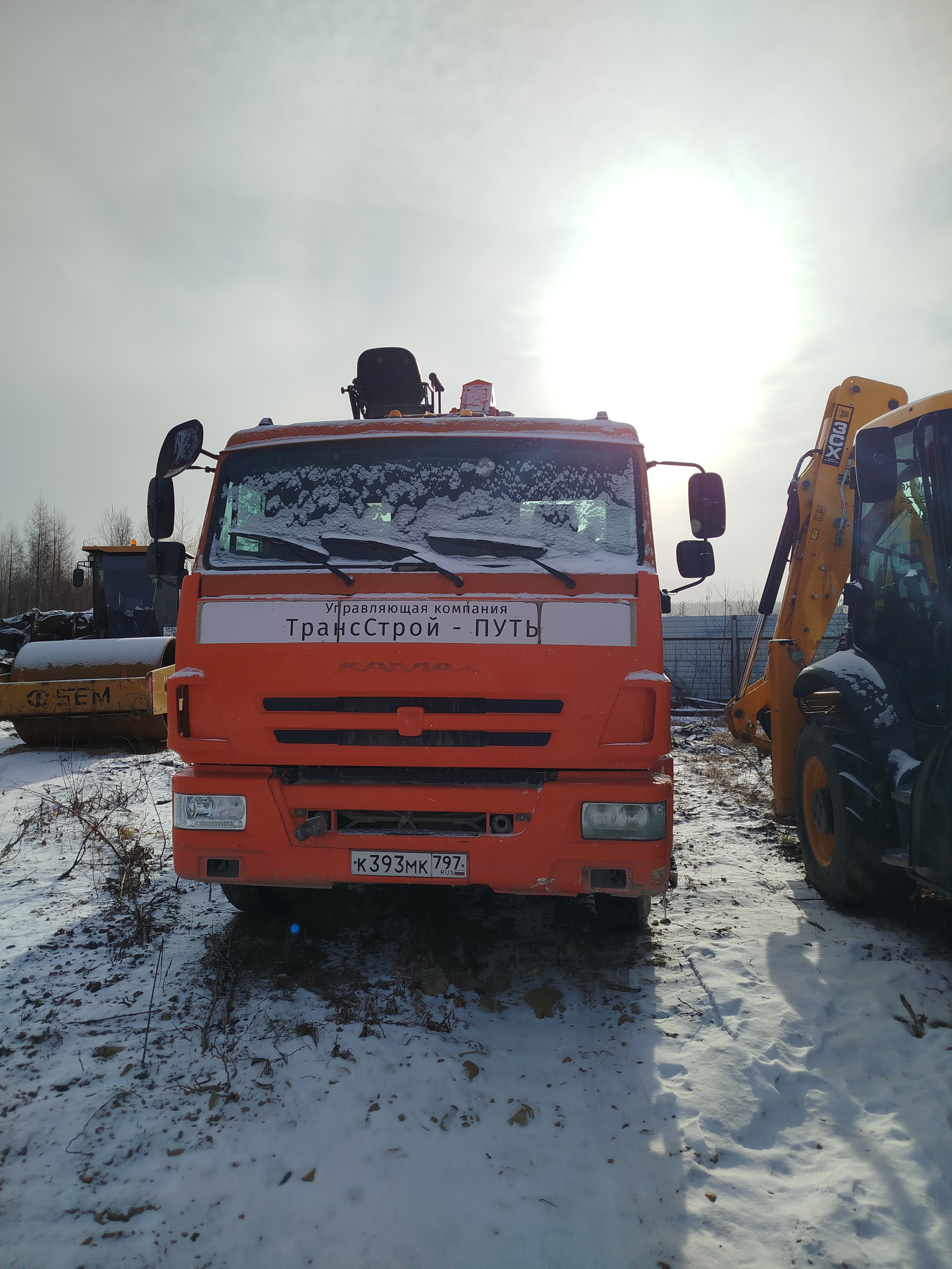 Коммерческие грузовики K3B* на шасси КамАЗ 65115 6x4 Бортовой с КМУ 2023 г.