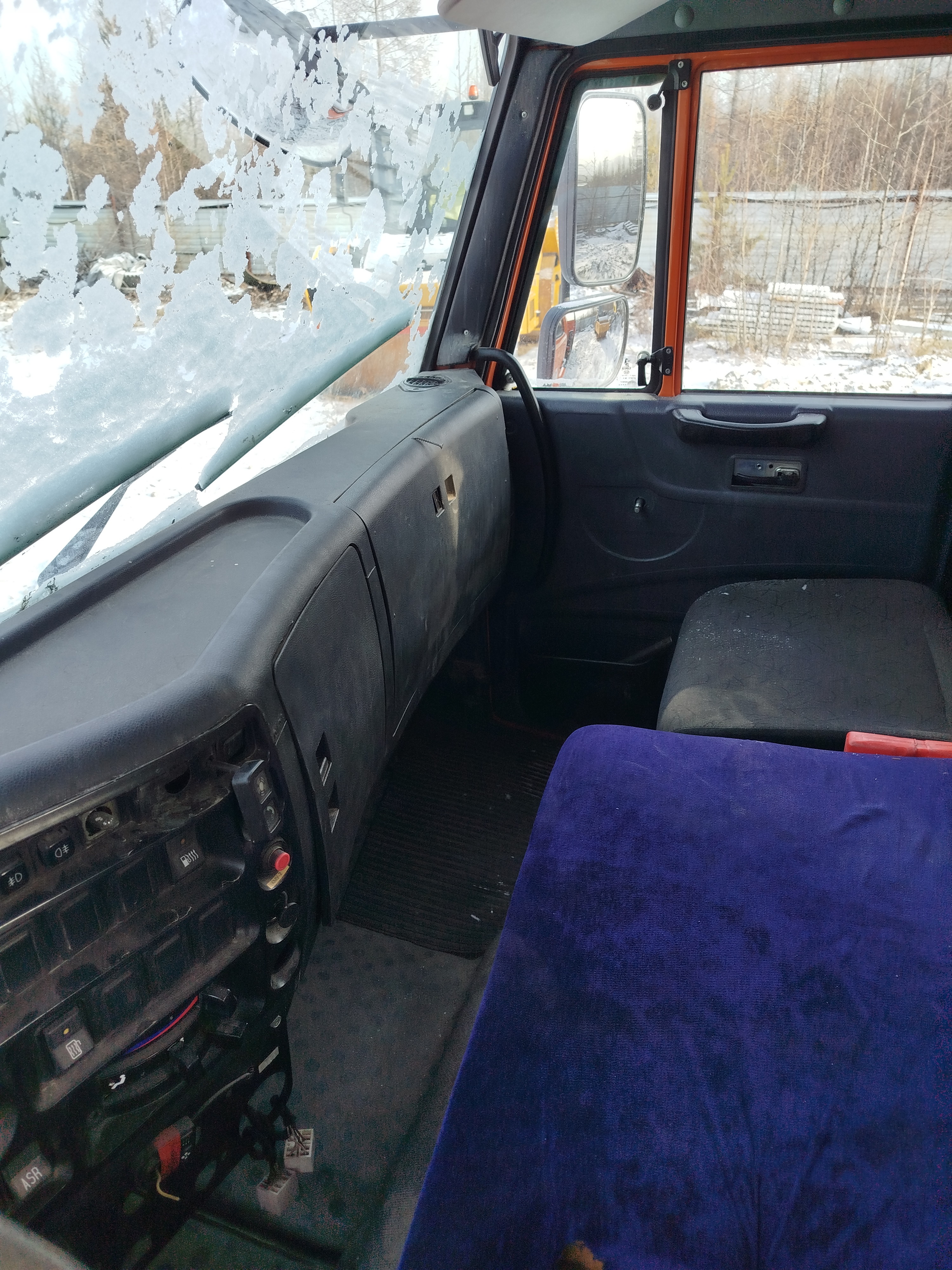 Коммерческие грузовики K3B* на шасси КамАЗ 65115 6x4 Бортовой с КМУ 2023 г. - фото 16