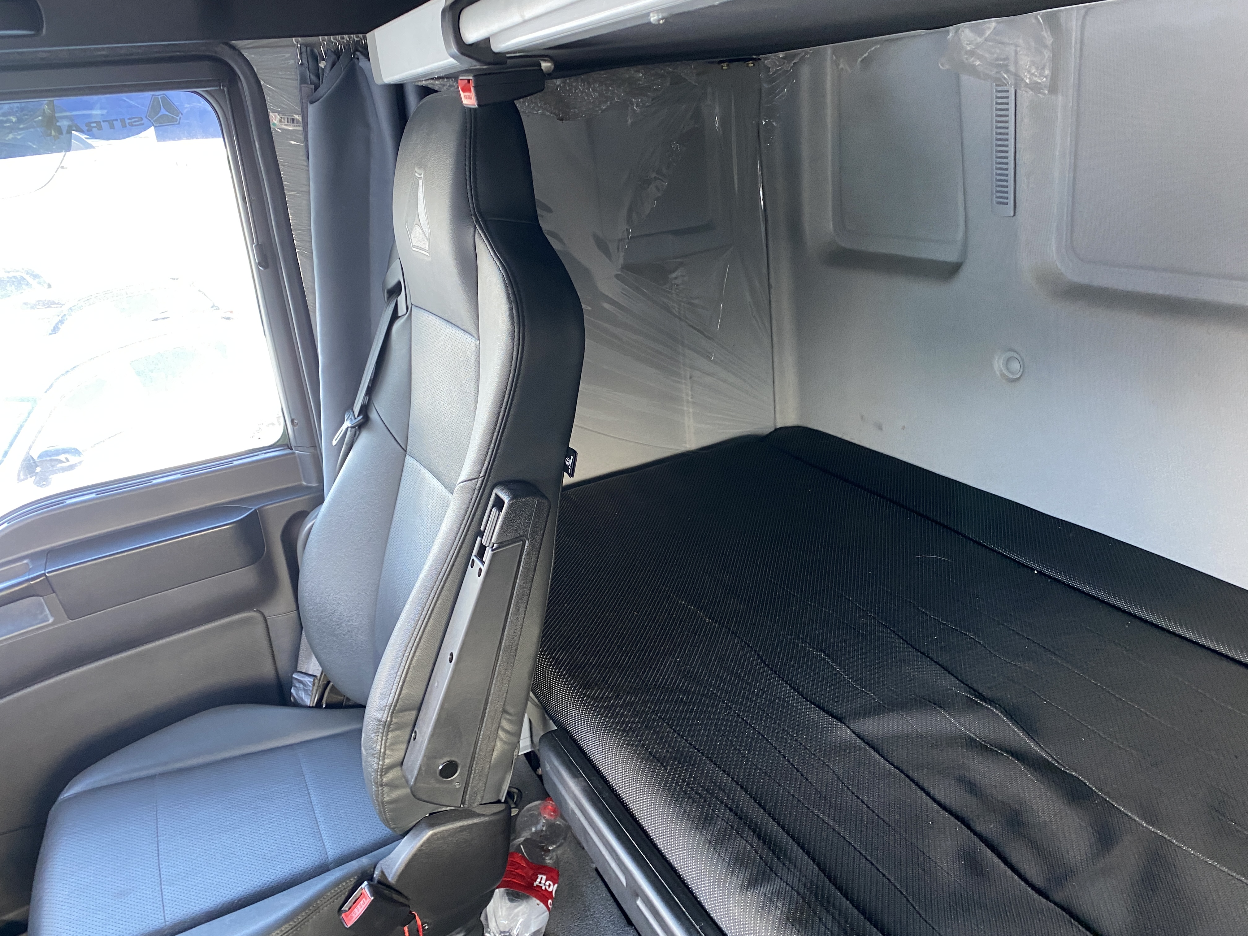 SITRAK C7H 4x2 Седельный тягач 2023 г. - фото 15