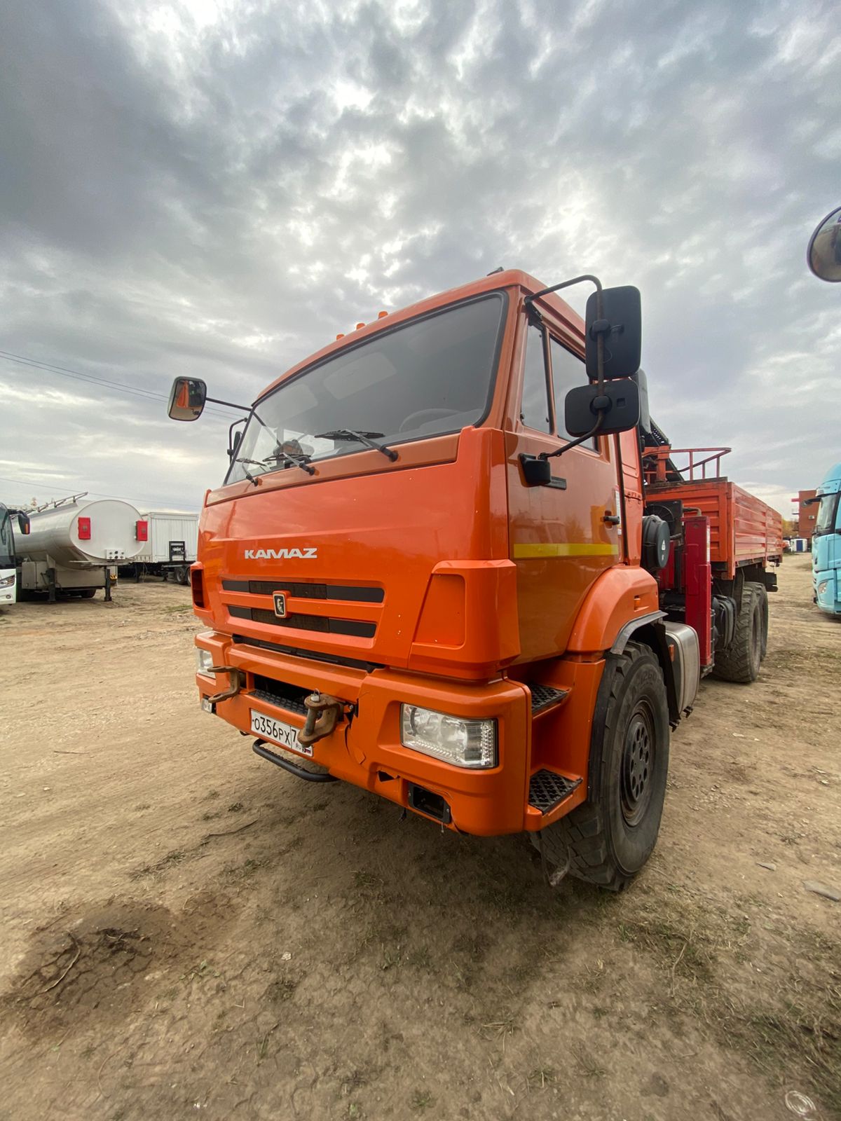 Кран центр "КАМАЗ" 659100 на шасси КамАЗ 43118 6x6 Бортовой с КМУ 2022 г. - фото 3