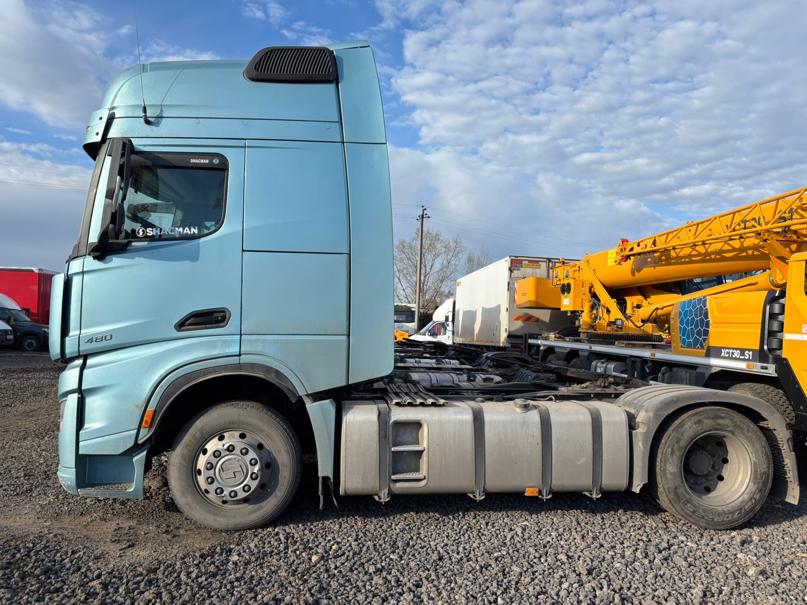 Shacman (Shaanxi) SX* 4x2 Седельный тягач 2022 г. - фото 4