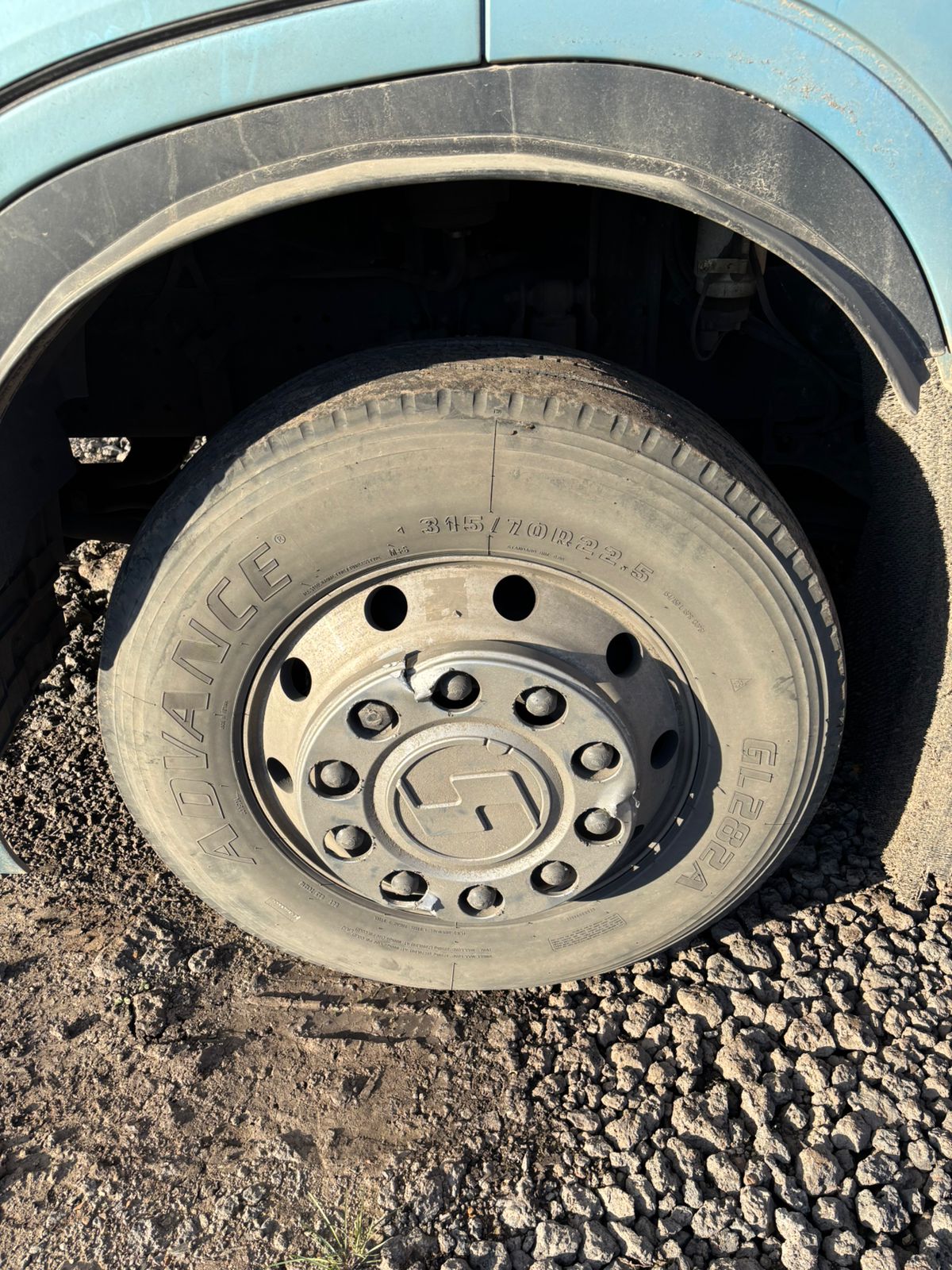 Shacman (Shaanxi) SX* 4x2 Седельный тягач 2022 г. - фото 11