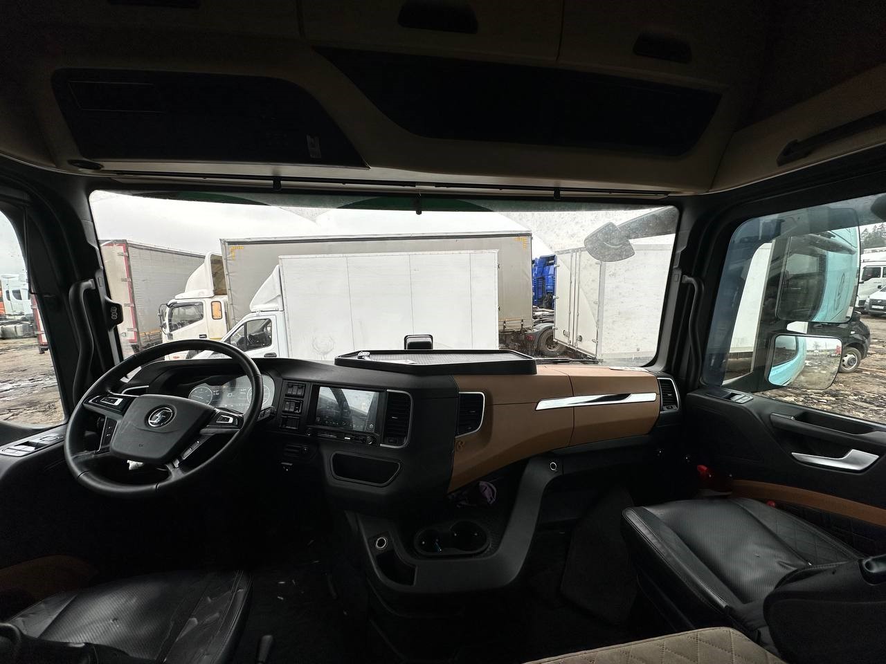 Shacman (Shaanxi) SX* 4x2 Седельный тягач 2023 г. - фото 11