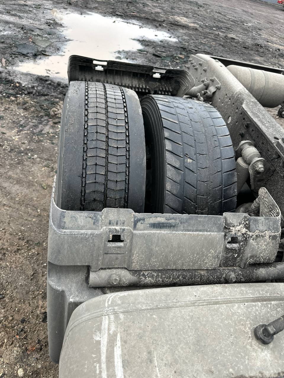 Shacman (Shaanxi) SX* 4x2 Седельный тягач 2023 г. - фото 17