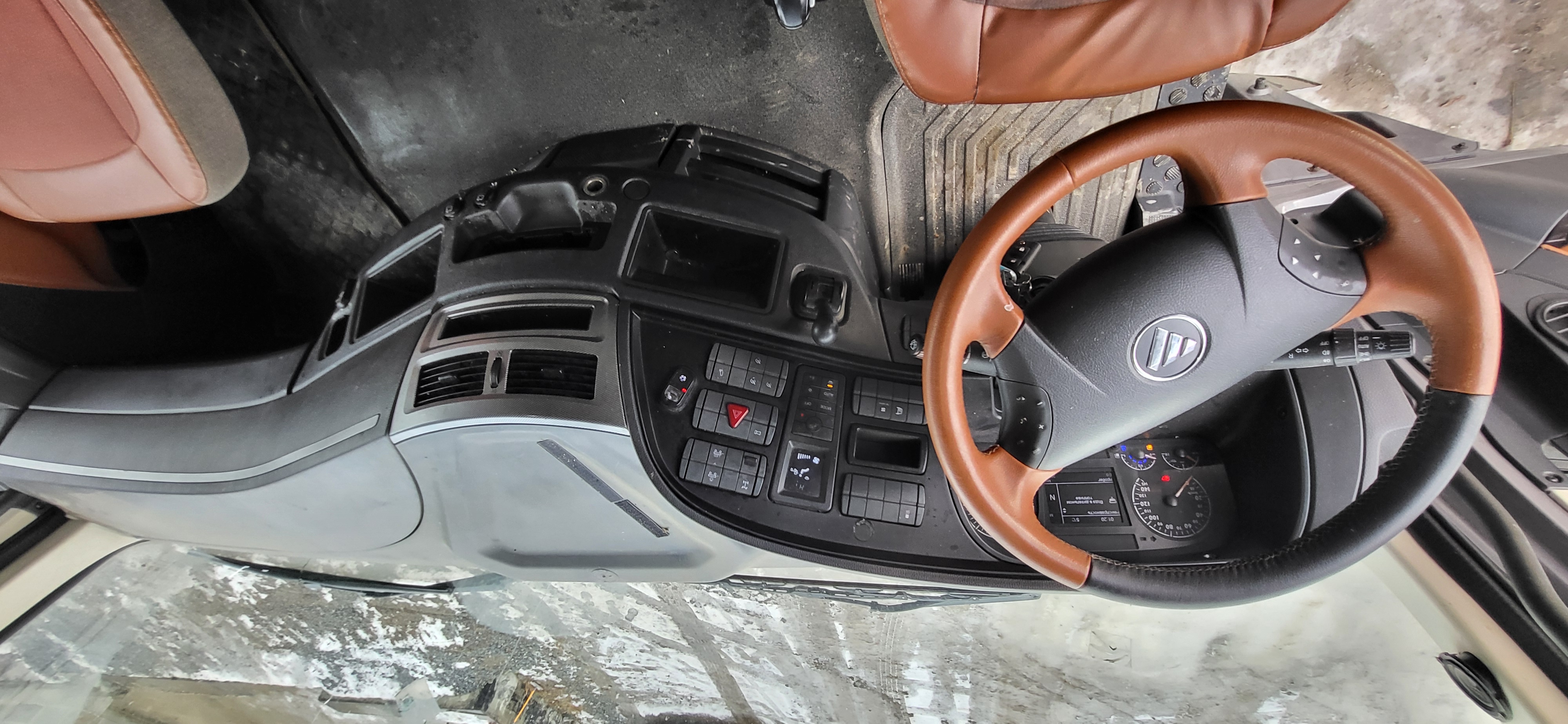 Foton AUMAN 4x2 Седельный тягач 2023 г. - фото 17