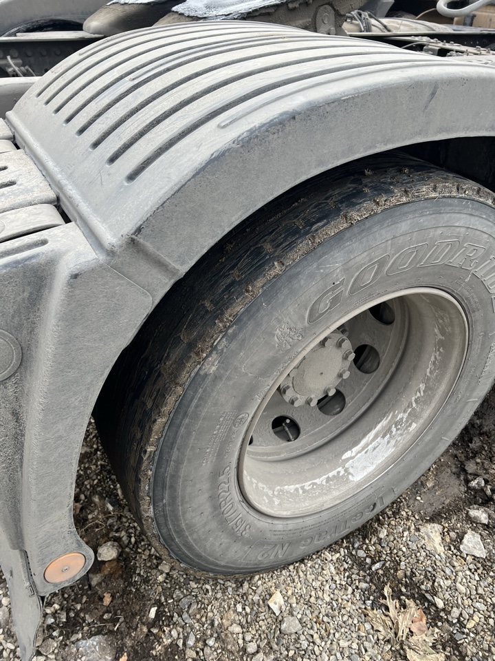 Foton AUMAN 4x2 Седельный тягач 2023 г. - фото 11