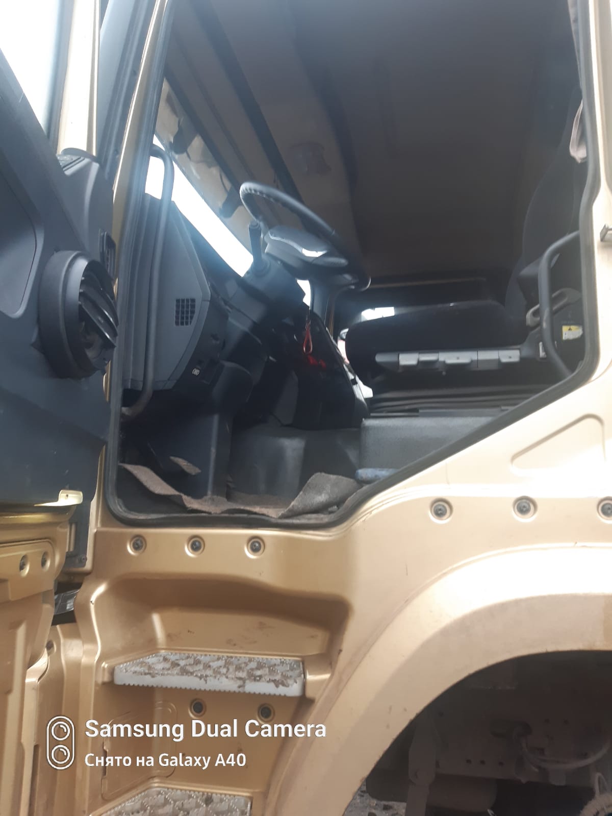 Shacman (Shaanxi) SX* 6x6 Седельный тягач 2022 г. - фото 5