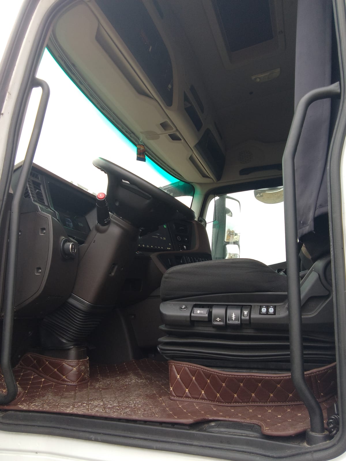 КамАЗ 54901 4x2 Седельный тягач 2023 г. - фото 7