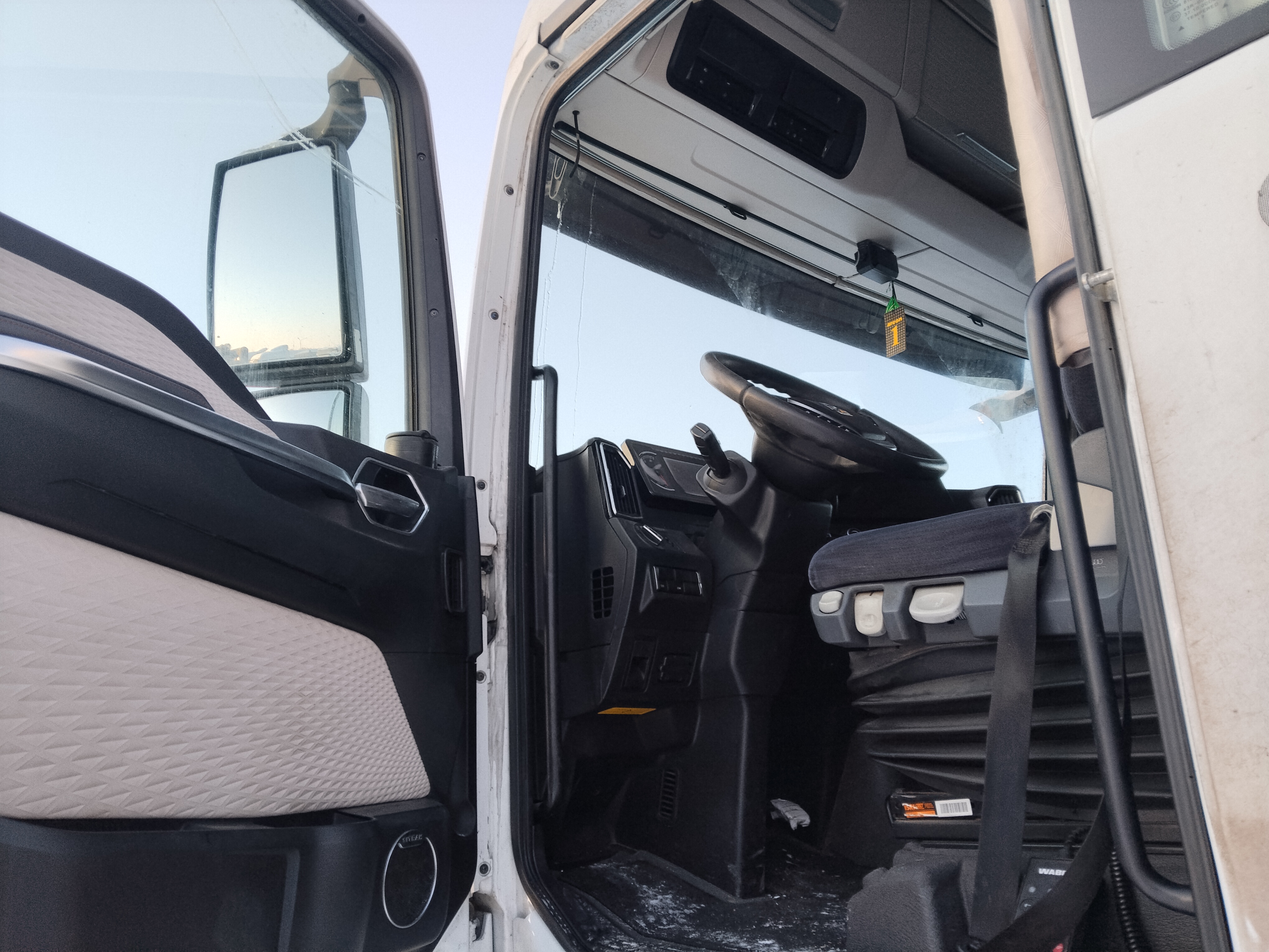 SITRAK C7H 4x2 Седельный тягач 2023 г. - фото 9