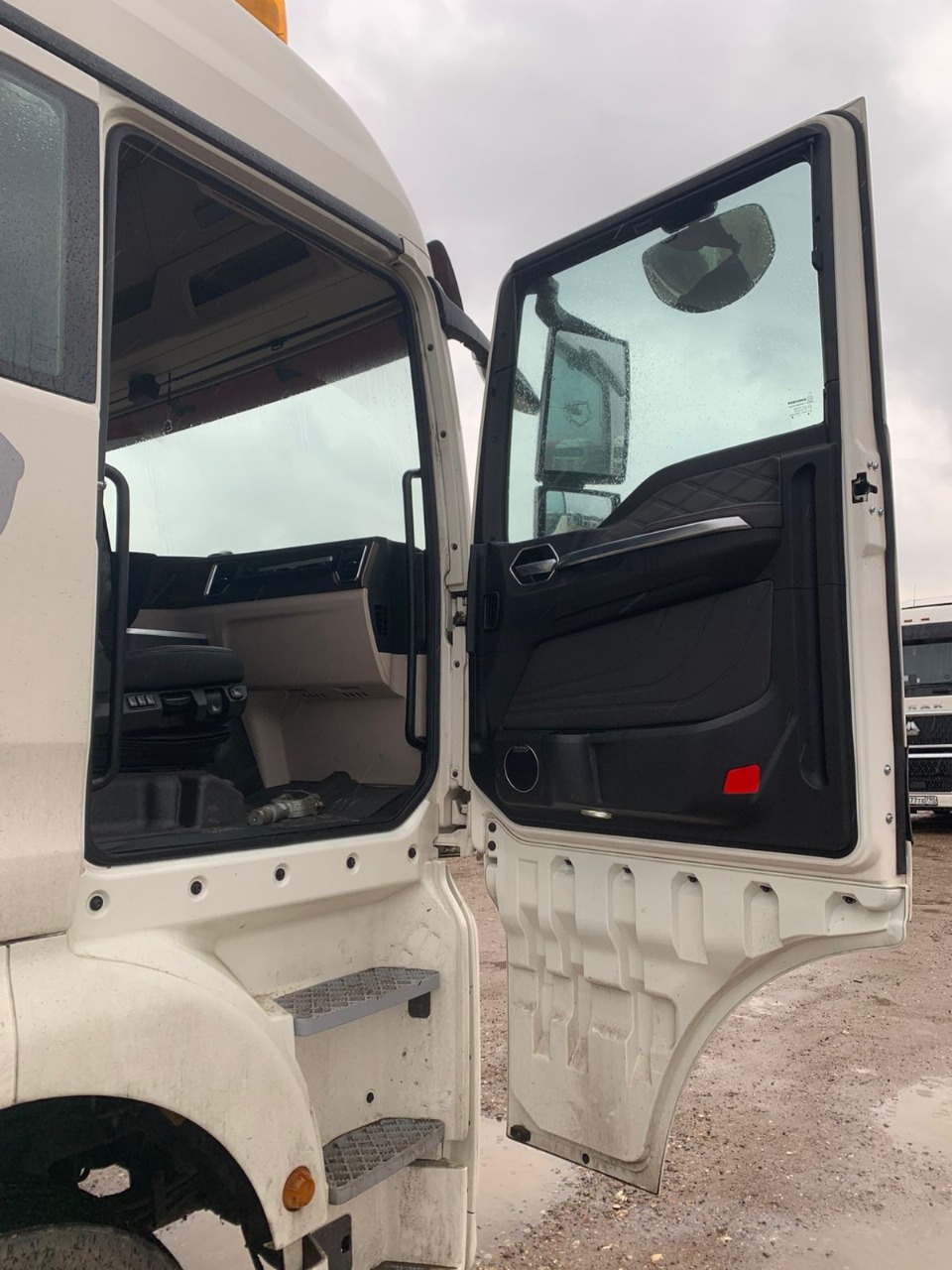 SITRAK C7H 6x2 Седельный тягач 2023 г. - фото 6