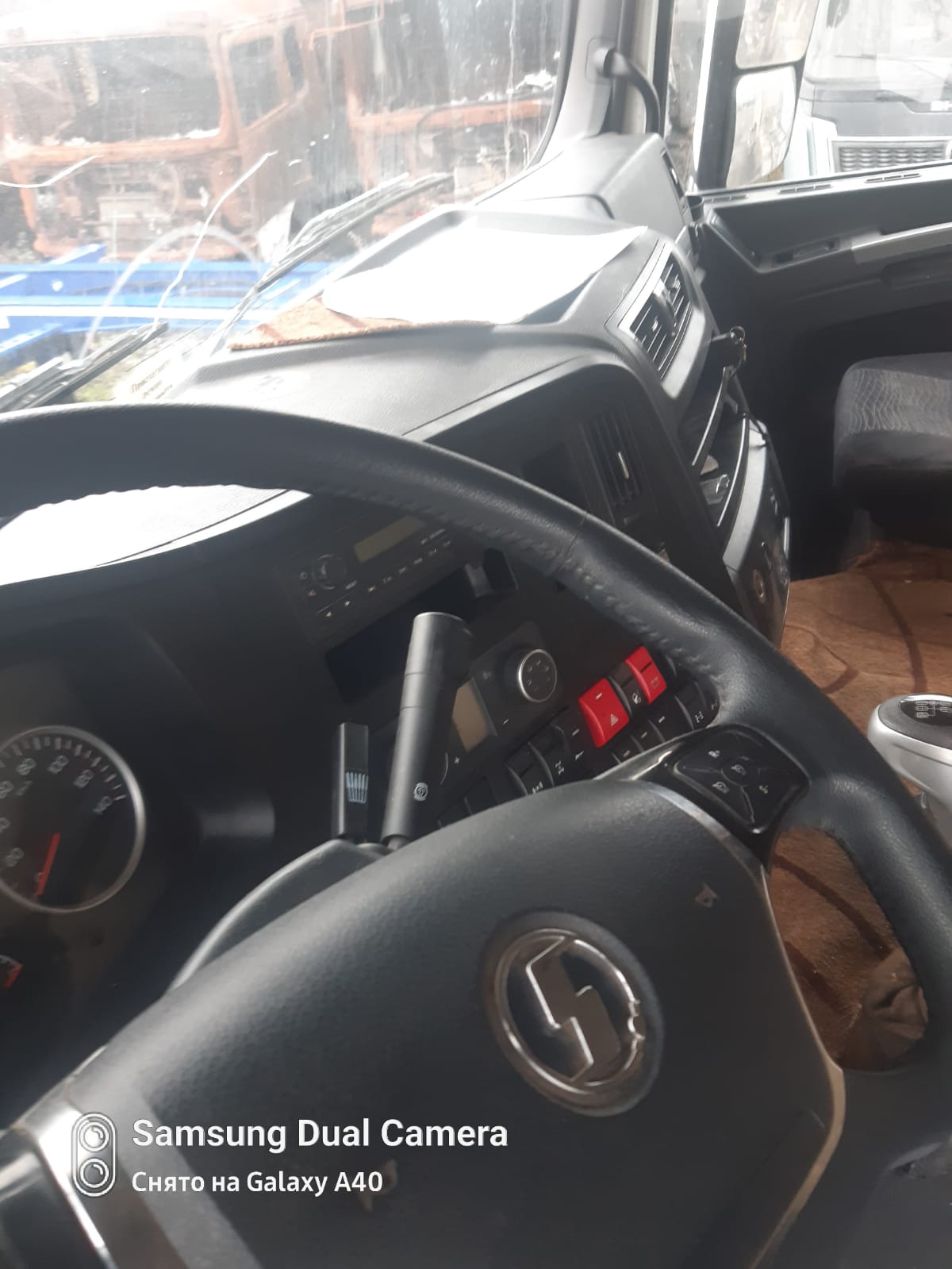 Shacman (Shaanxi) SX* 6x6 Седельный тягач 2022 г. - фото 8