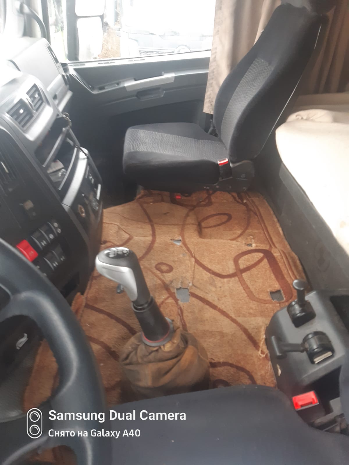 Shacman (Shaanxi) SX* 6x6 Седельный тягач 2022 г. - фото 9