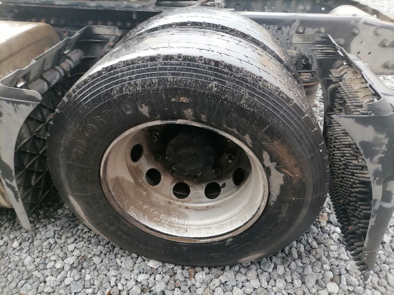 Shacman (Shaanxi) SX* 4x2 Седельный тягач 2023 г. - фото 9