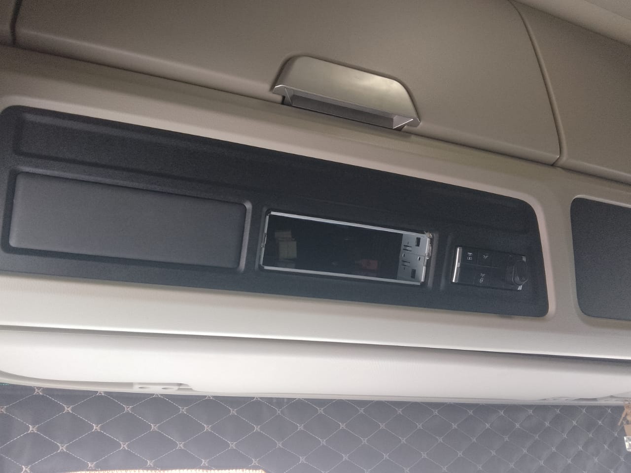 BEIJING BJ* 6x4 Седельный тягач 2023 г. - фото 19