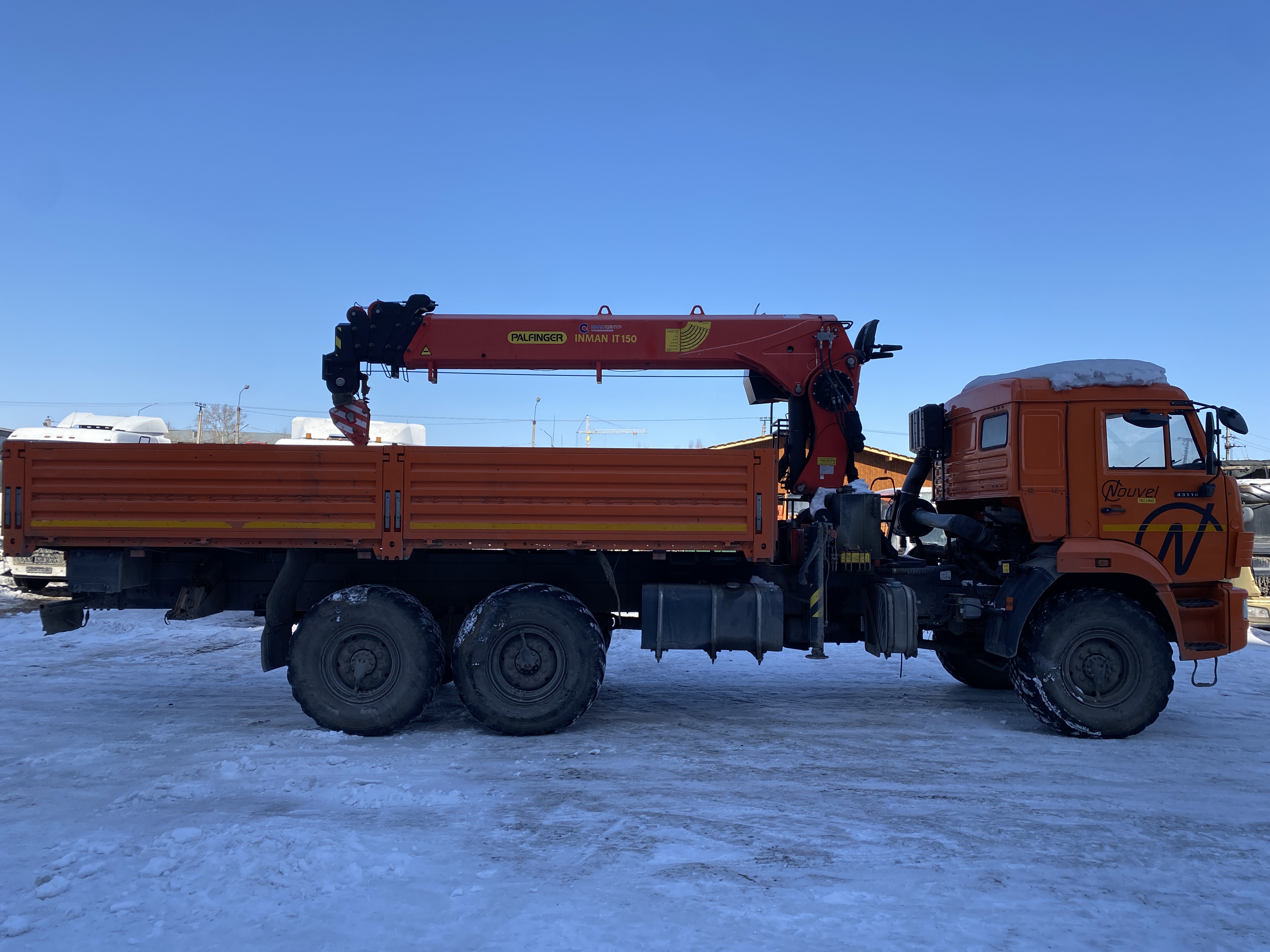 Кран центр "КАМАЗ" 659100 на шасси КамАЗ 43118 6x6 Бортовой с КМУ 2022 г. - фото 3