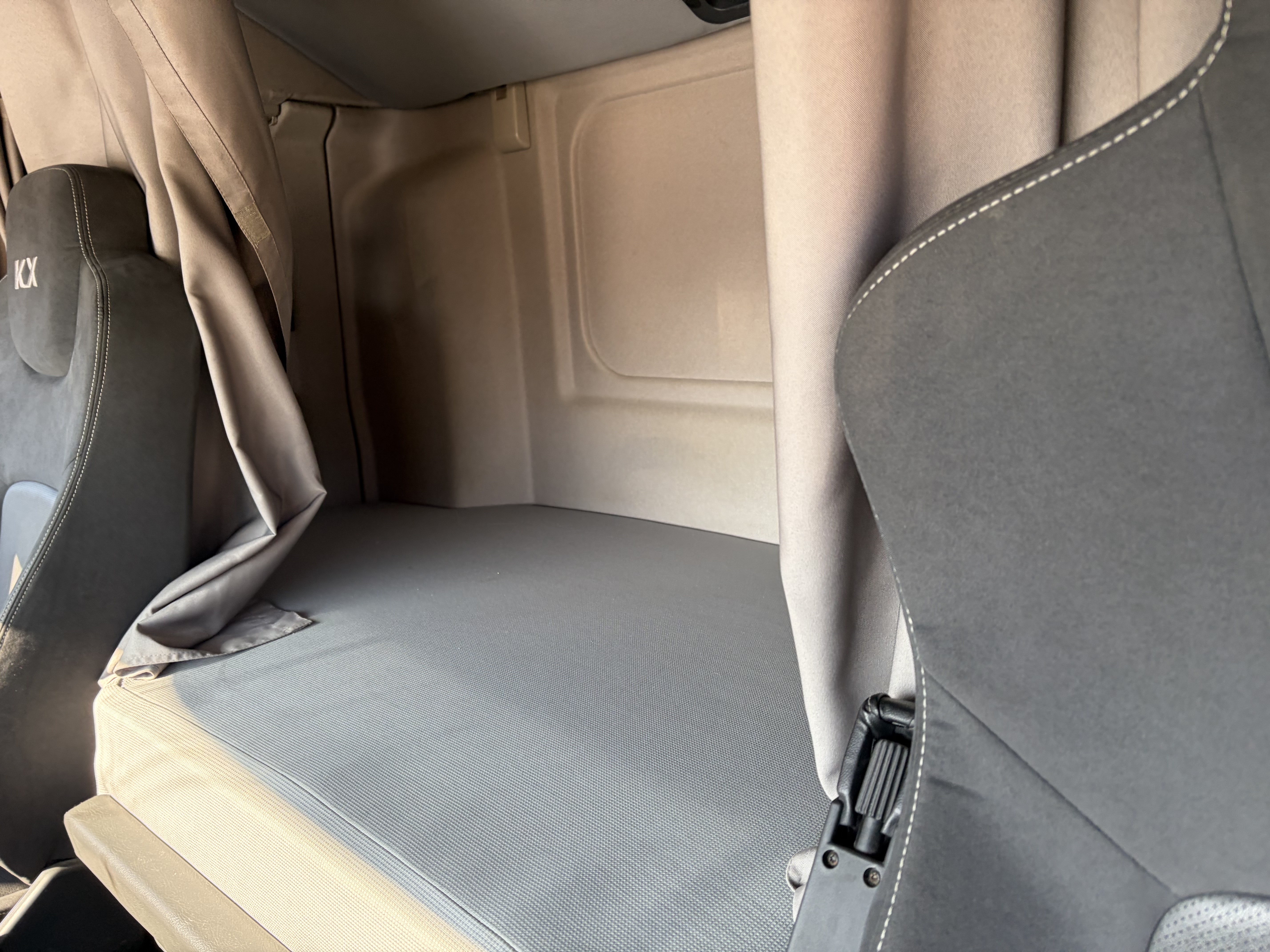 DongFeng KX 4x2 Седельный тягач 2023 г. - фото 7