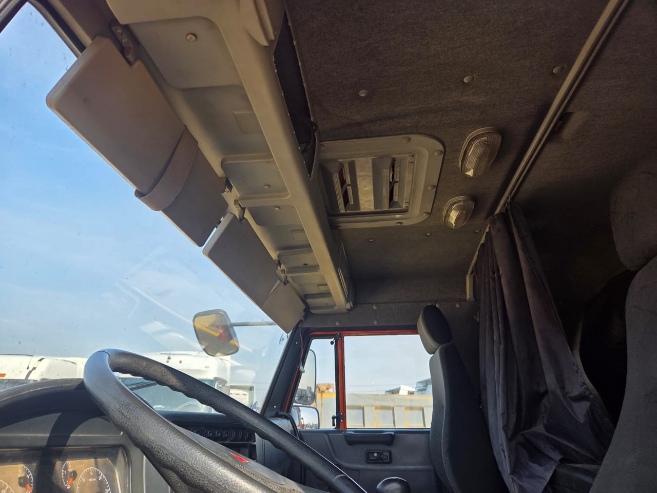 Кран центр "КАМАЗ" 6590* на шасси КамАЗ 65115 6x4 Бортовой с КМУ 2022 г. - фото 14