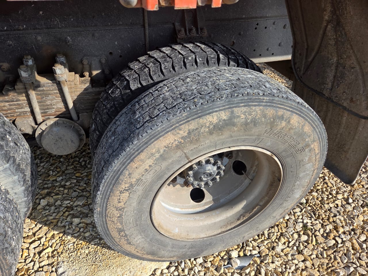 Кран центр "КАМАЗ" 6590* на шасси КамАЗ 65115 6x4 Бортовой с КМУ 2022 г. - фото 18