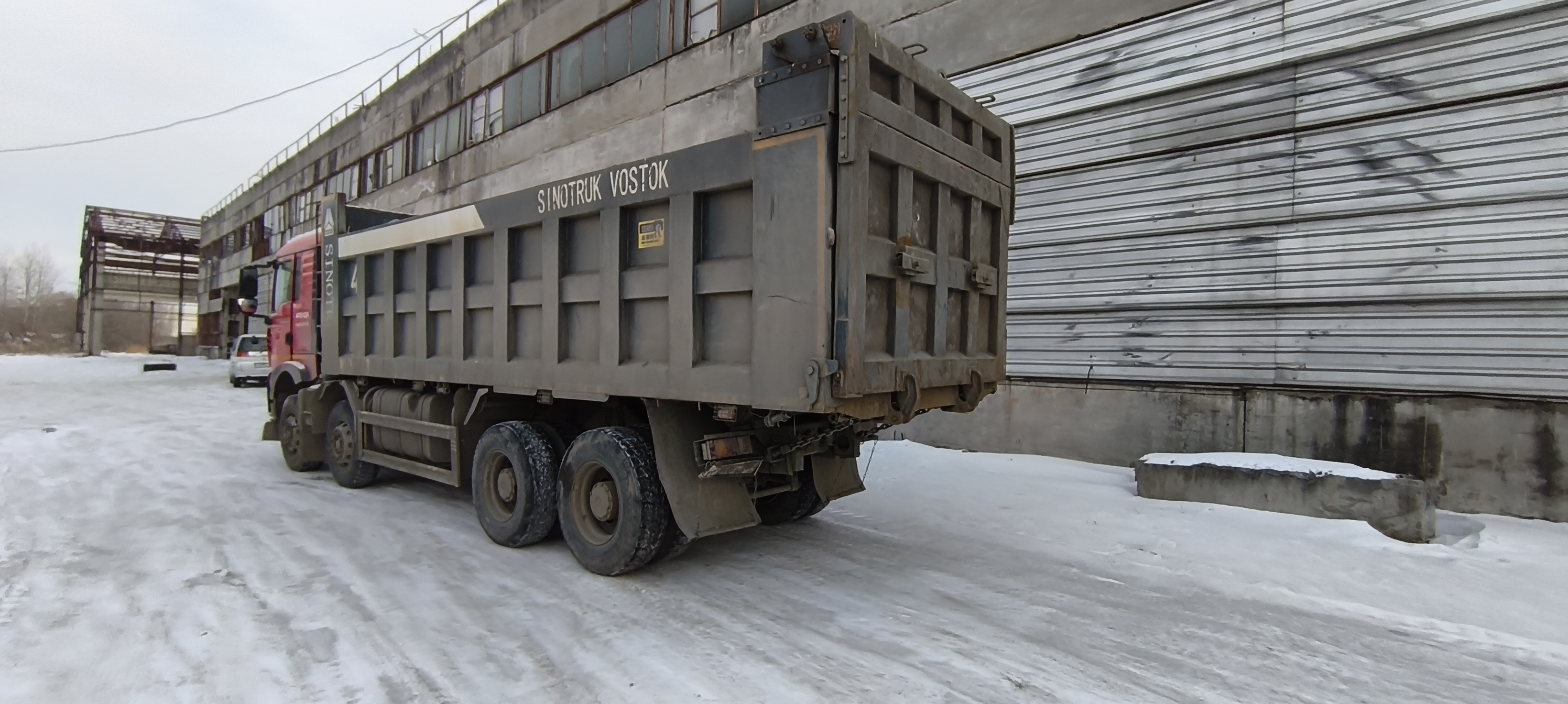 Howo T5G 8x4 Самосвал 2022 г. - фото 6