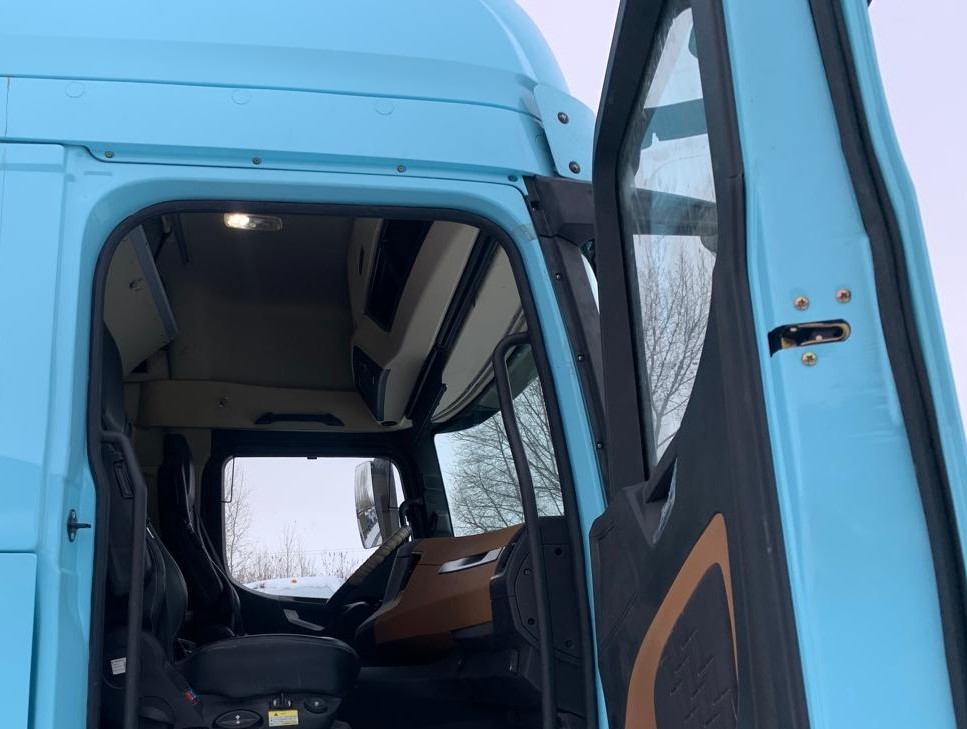 Shacman (Shaanxi) SX* 4x2 Седельный тягач 2023 г. - фото 12