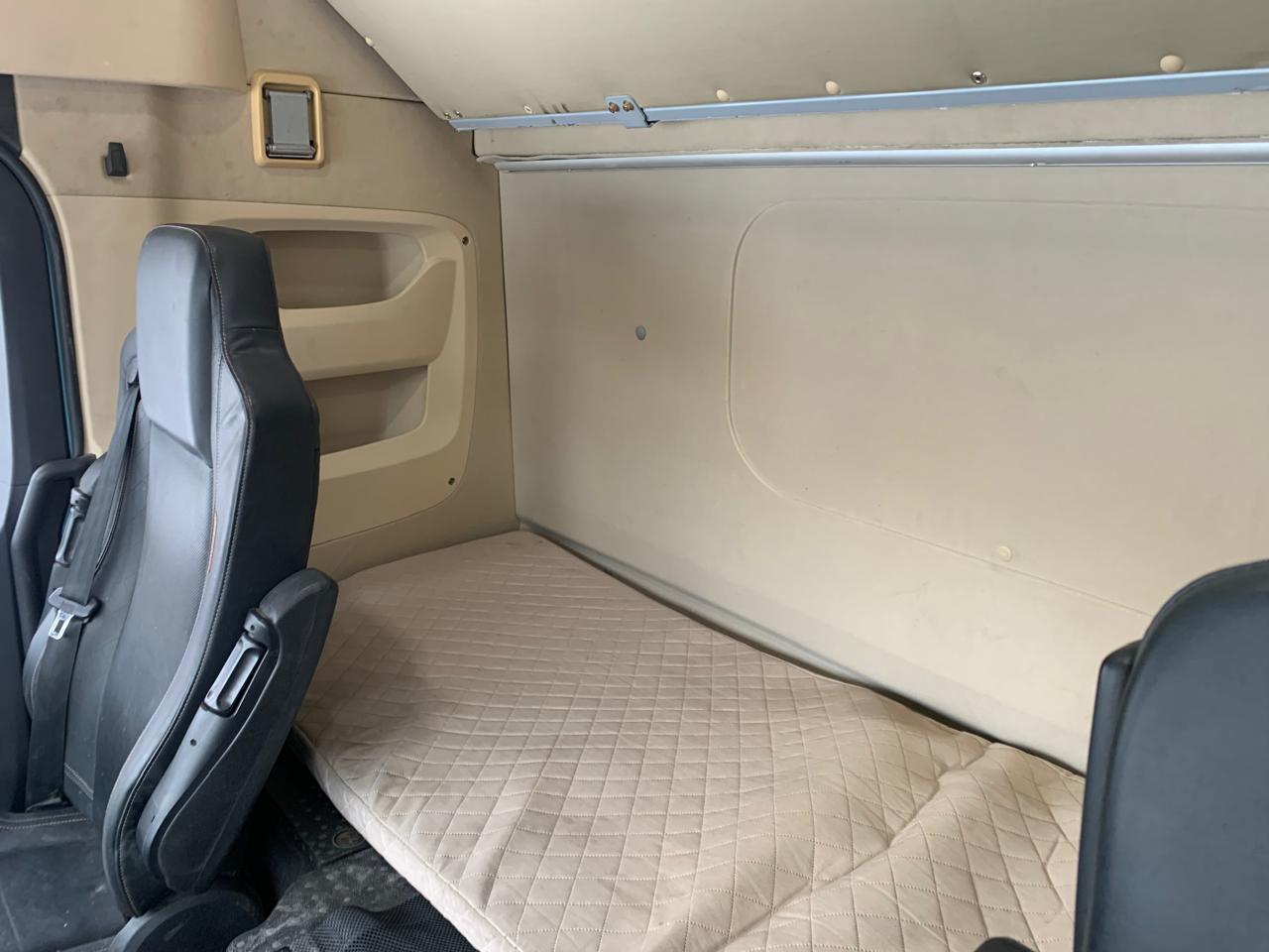 Shacman (Shaanxi) SX* 4x2 Седельный тягач 2023 г. - фото 14