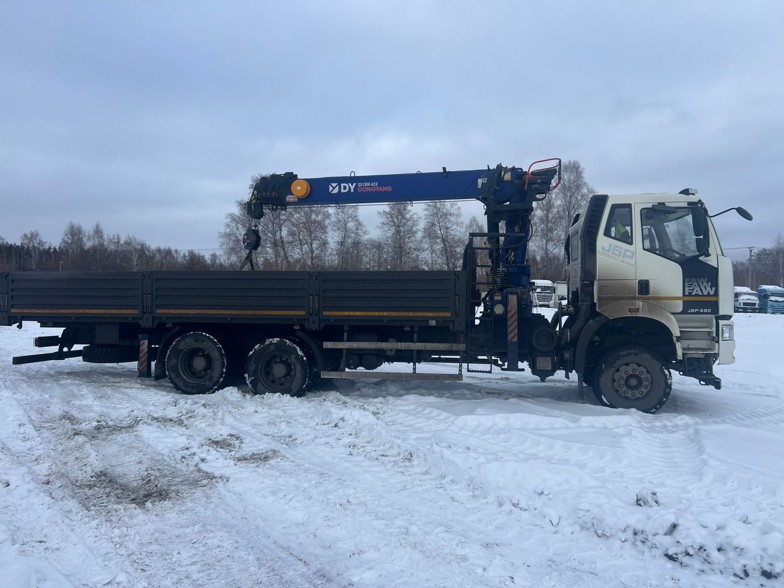 Строительные подъемные машины (СПМ) 7327* на шасси FAW CA 3250 6x4 Бортовой с КМУ 2023 г. - фото 5