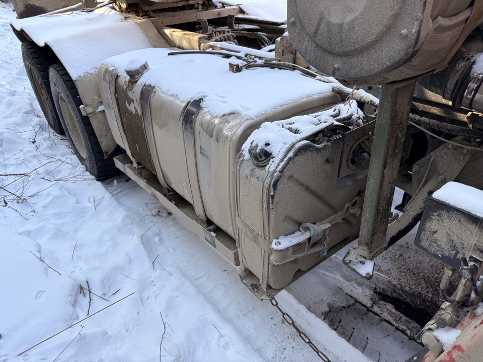 Shacman (Shaanxi) SX* 6x6 Седельный тягач 2023 г. - фото 11