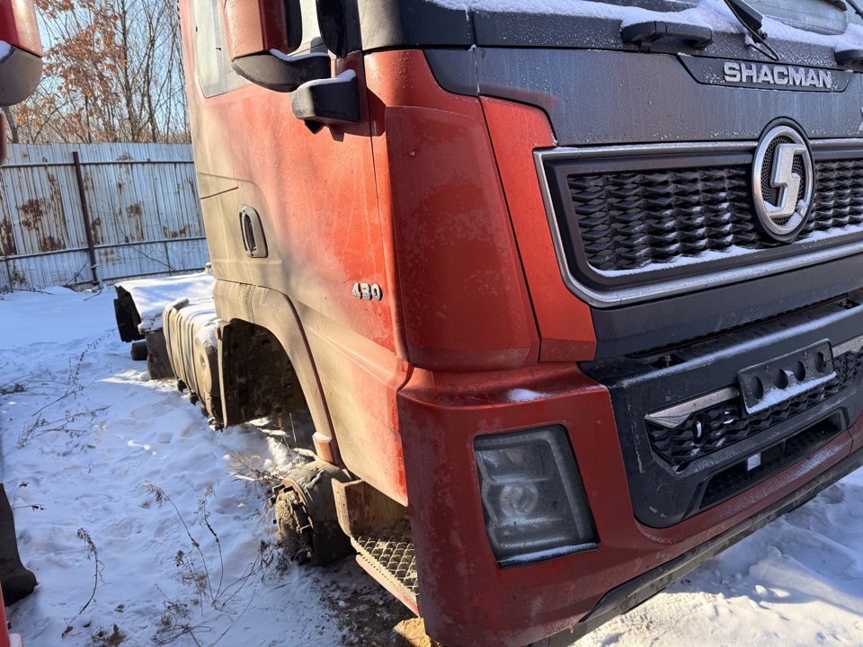 Shacman (Shaanxi) SX* 6x6 Седельный тягач 2023 г. - фото 4