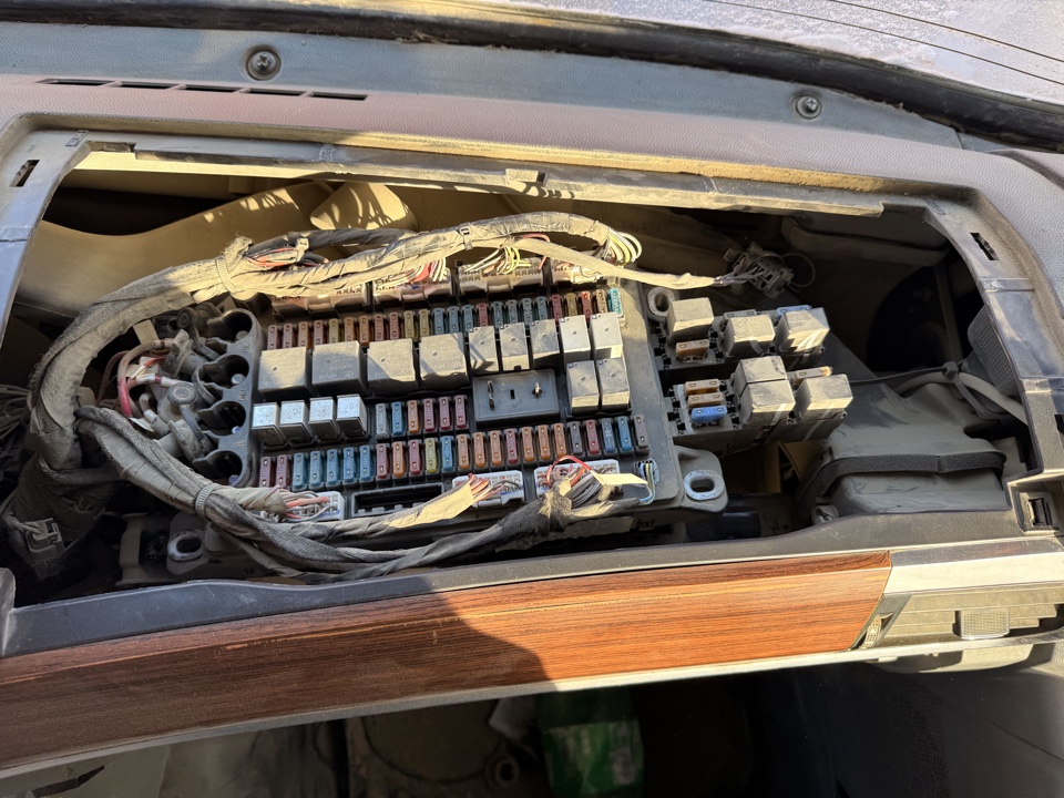 Shacman (Shaanxi) SX* 6x6 Седельный тягач 2023 г. - фото 12