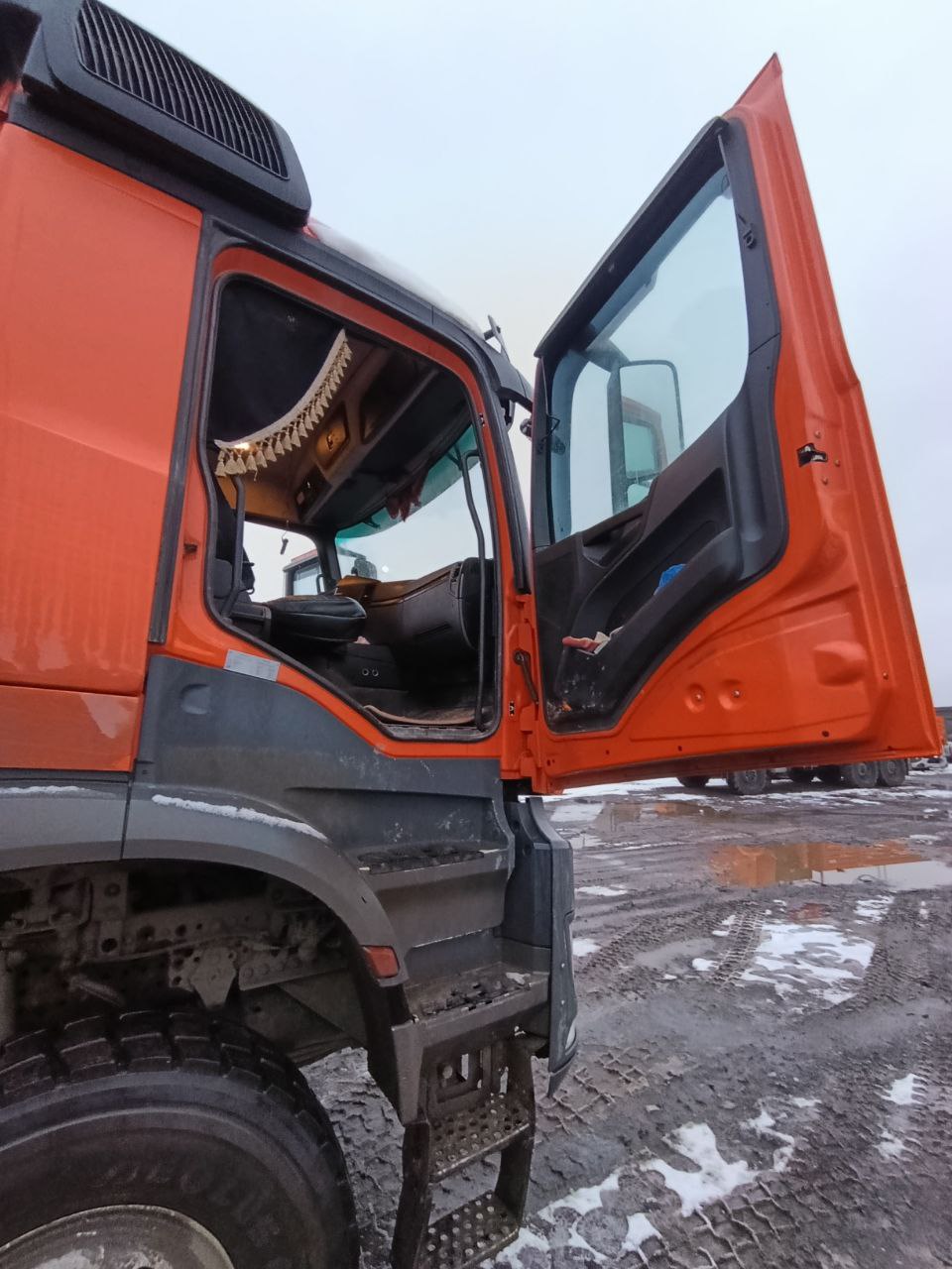 Mercedes-Benz Arocs 8x8 Самосвал 2021 г. - фото 10