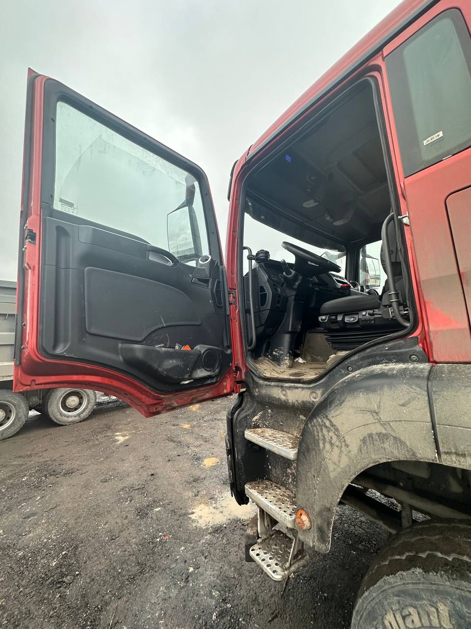 SITRAK C7H 8x4 Самосвал 2023 г. - фото 9