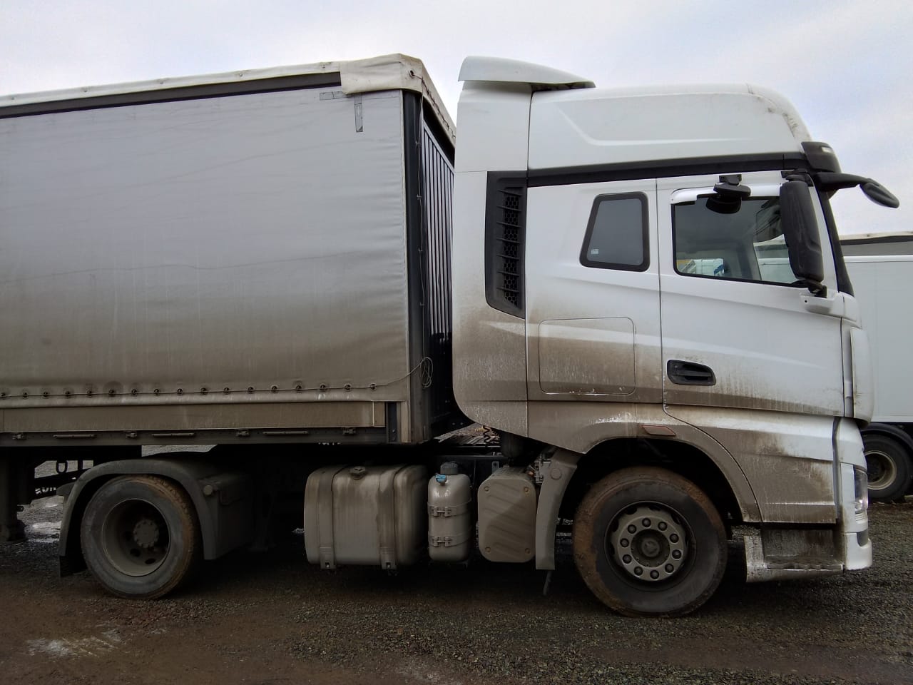 FAW J7 4x2 Седельный тягач 2023 г. - фото 4