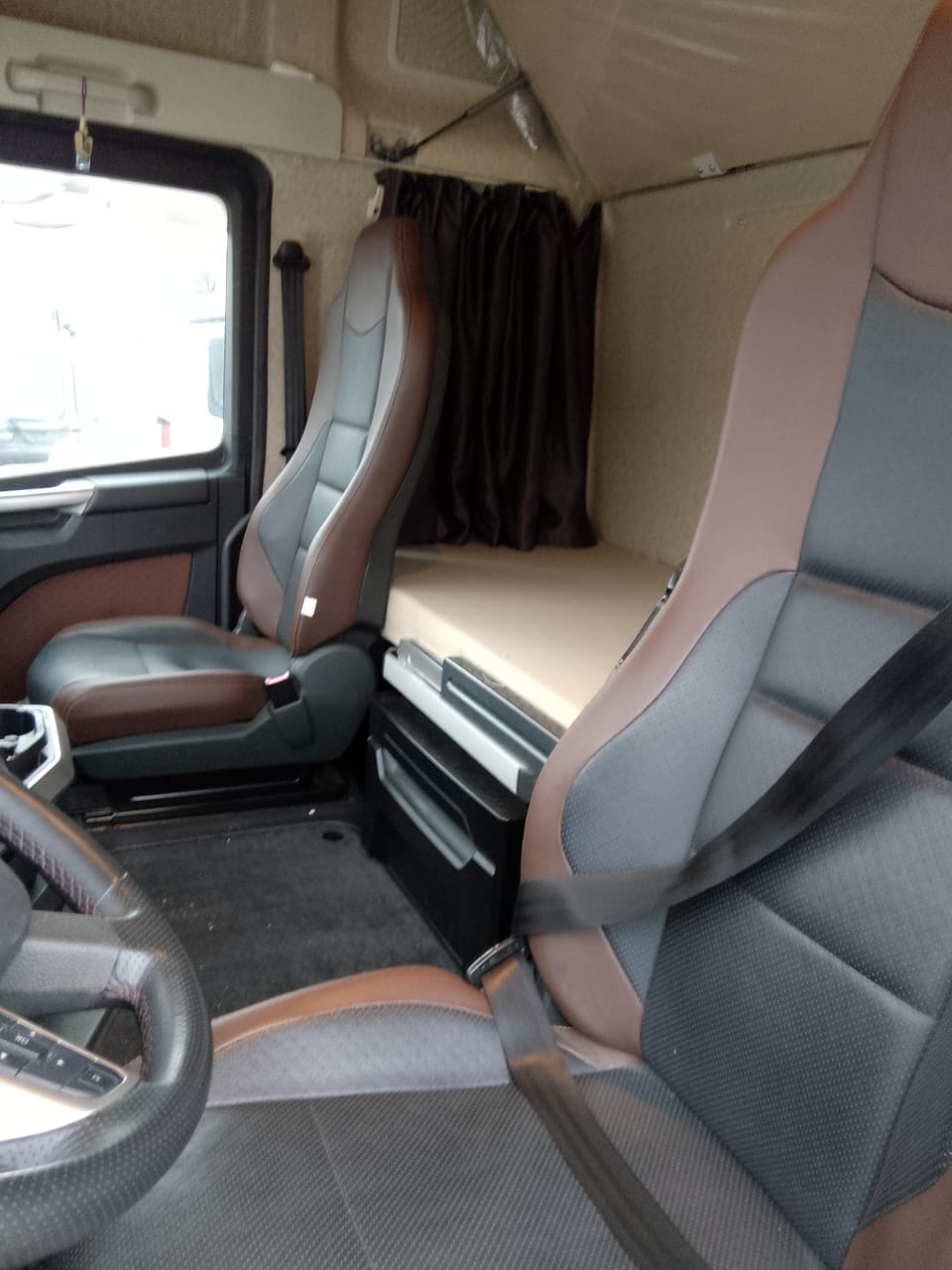 FAW J7 4x2 Седельный тягач 2023 г. - фото 11