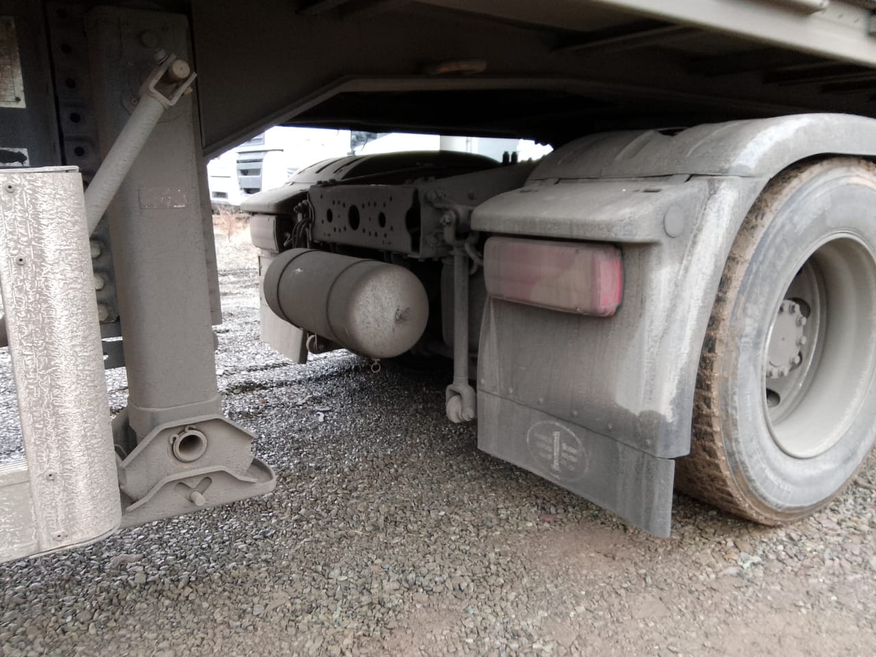 FAW J7 4x2 Седельный тягач 2023 г. - фото 17