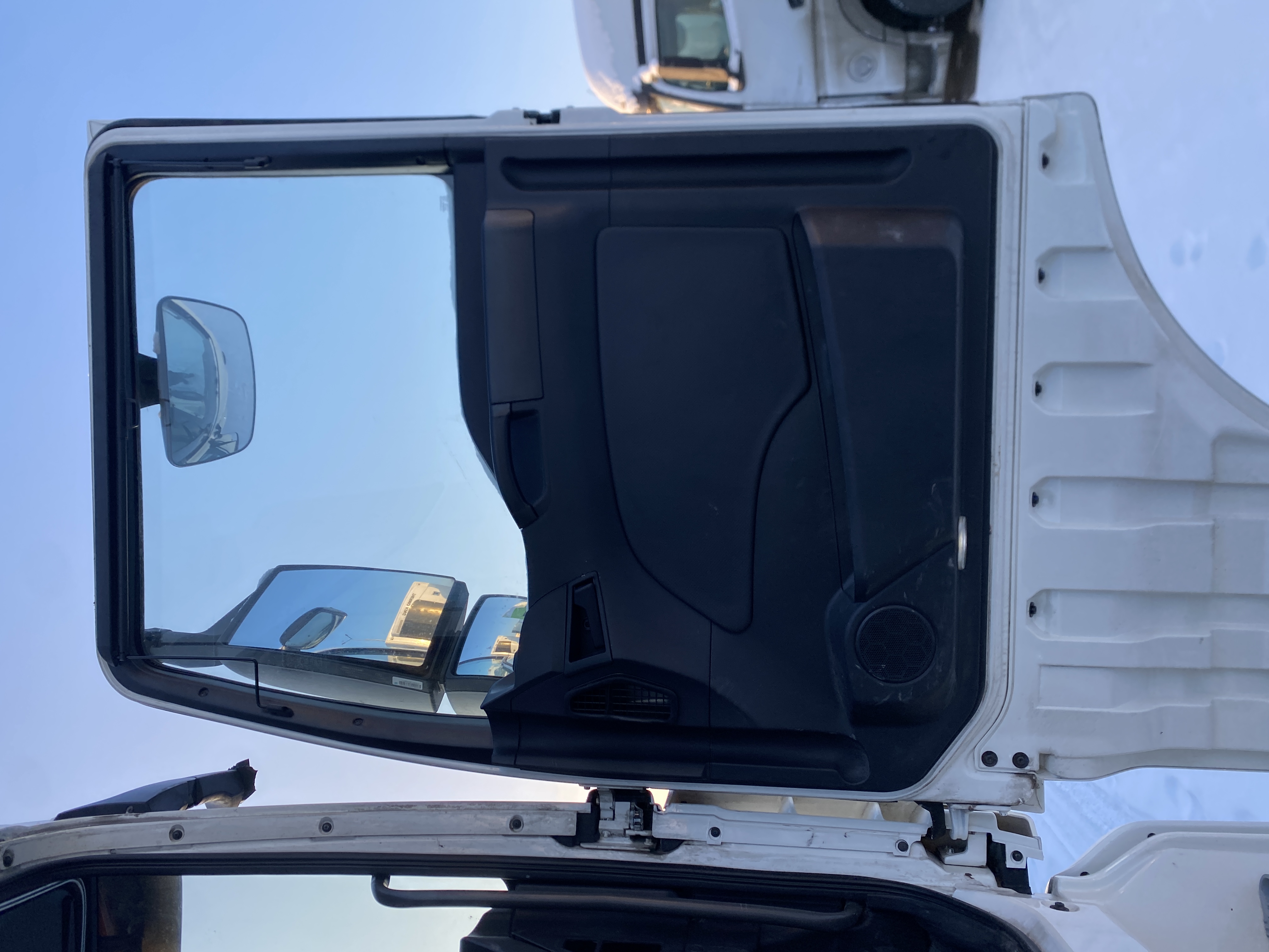 SITRAK C7H 4x2 Седельный тягач 2023 г. - фото 9