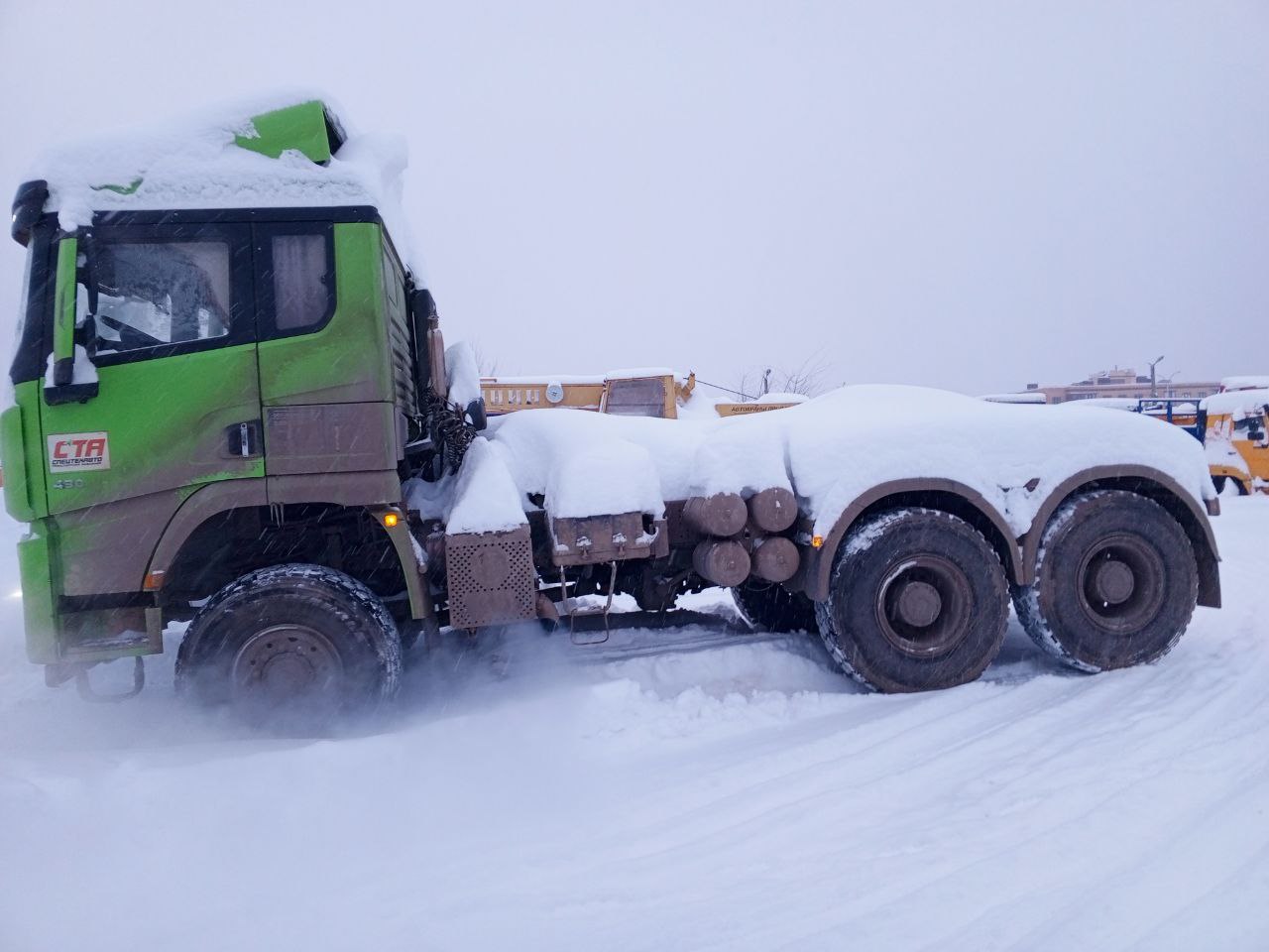 Shacman (Shaanxi) SX* 6x6 Седельный тягач 2023 г. - фото 2