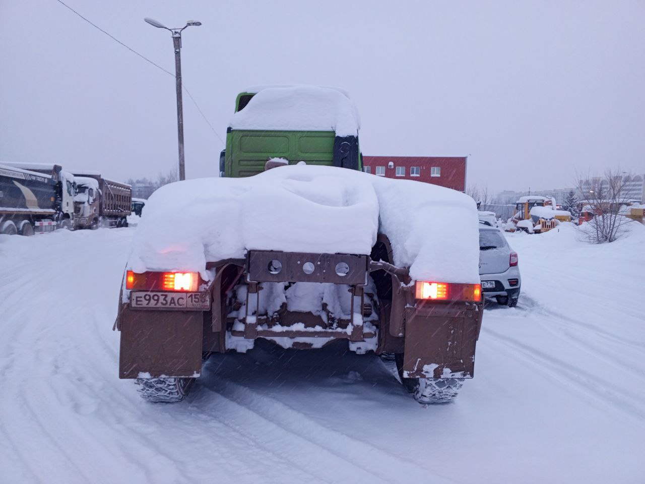 Shacman (Shaanxi) SX* 6x6 Седельный тягач 2023 г. - фото 5