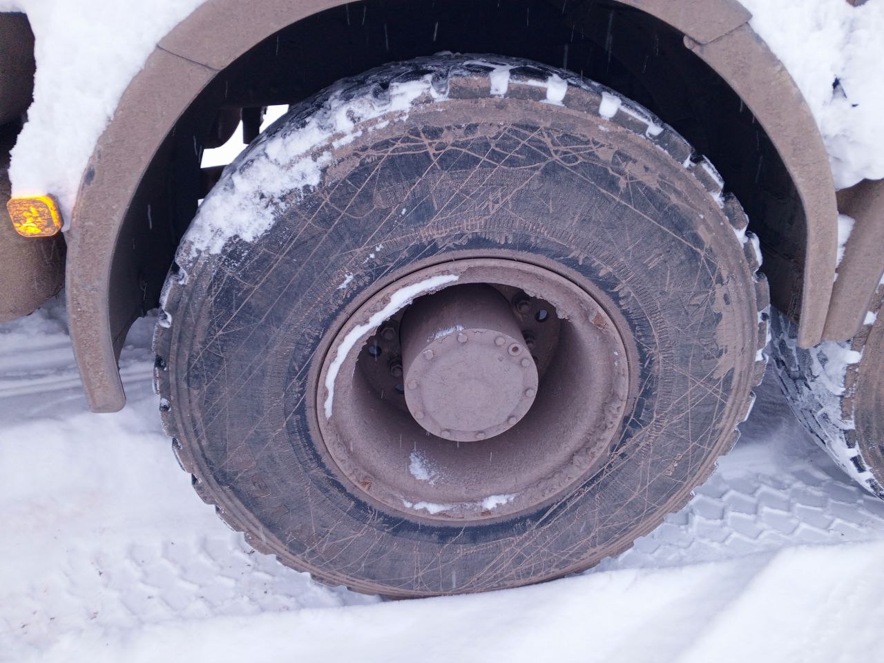 Shacman (Shaanxi) SX* 6x6 Седельный тягач 2023 г. - фото 11