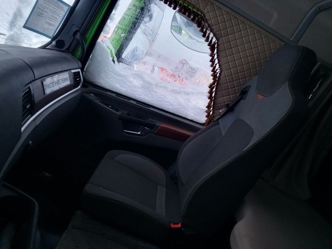 Shacman (Shaanxi) SX* 6x6 Седельный тягач 2023 г. - фото 12