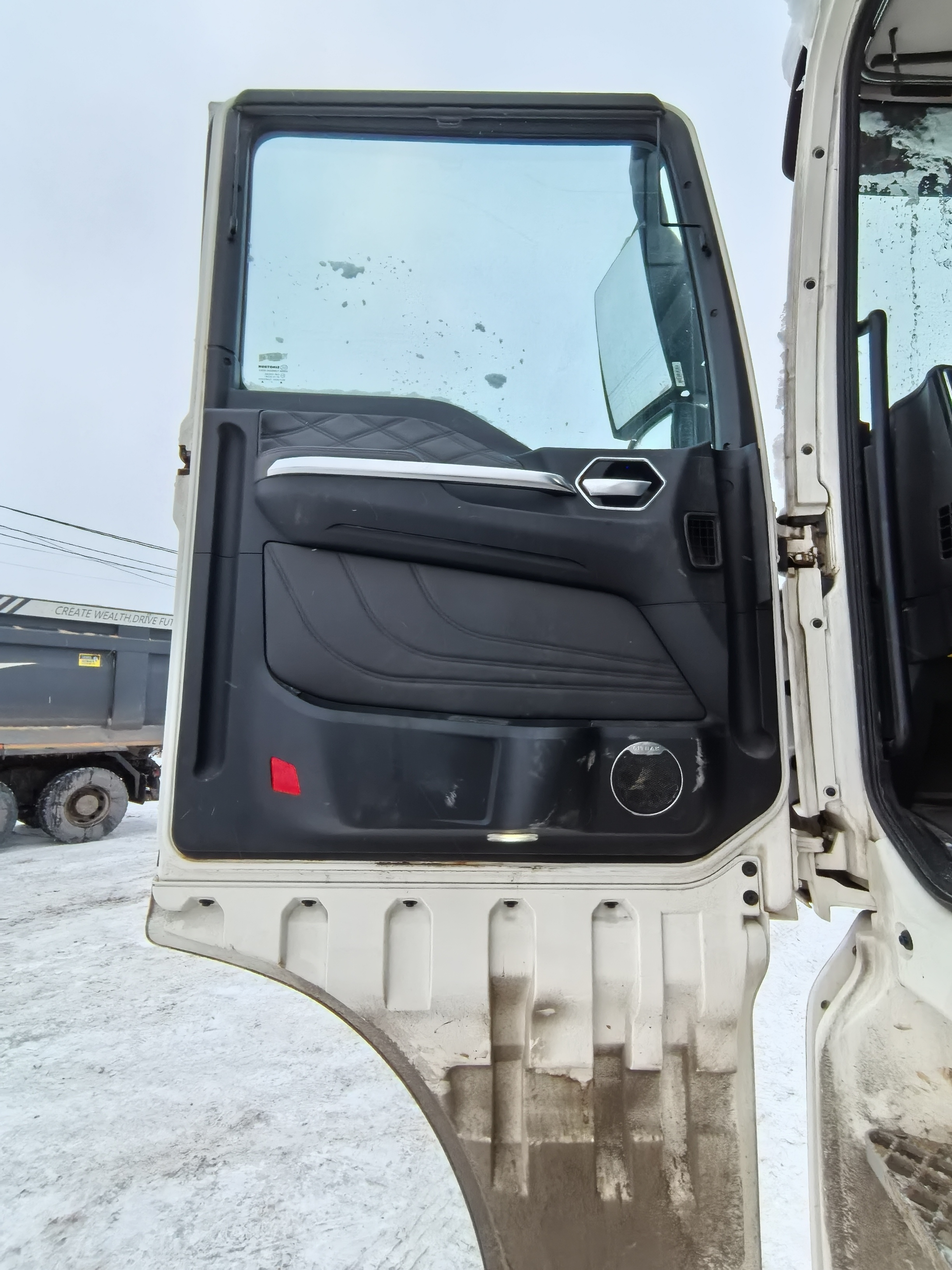 SITRAK C7H MAX 4x2 Седельный тягач 2024 г. - фото 9