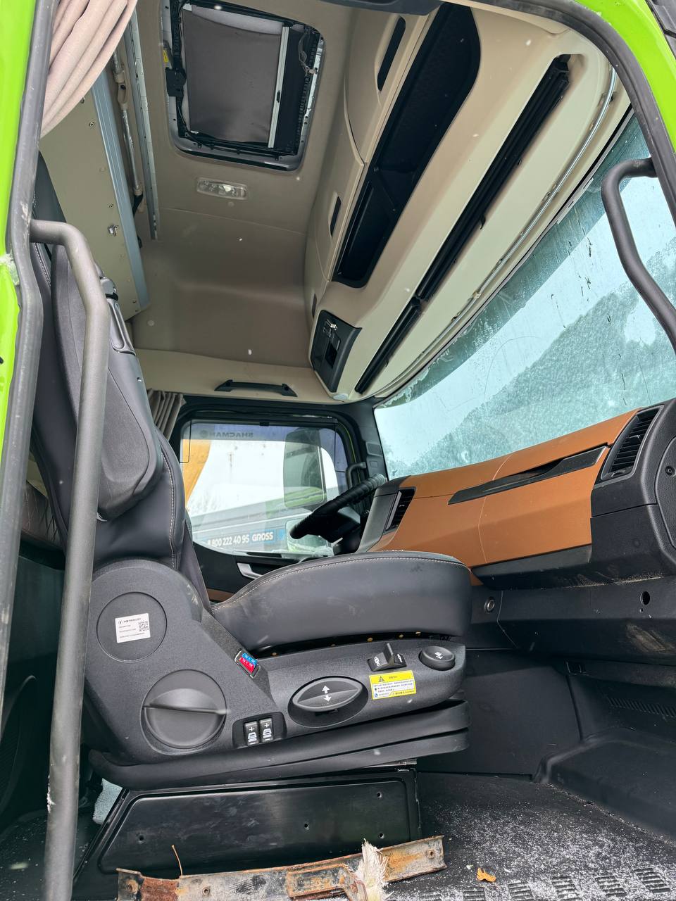 Shacman (Shaanxi) SX* 4x2 Седельный тягач 2023 г. - фото 10