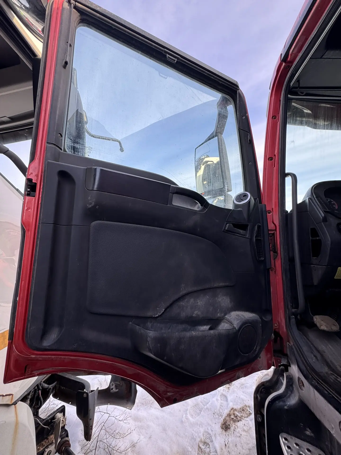 SITRAK C7H 6x4 Самосвал 2022 г. - фото 8